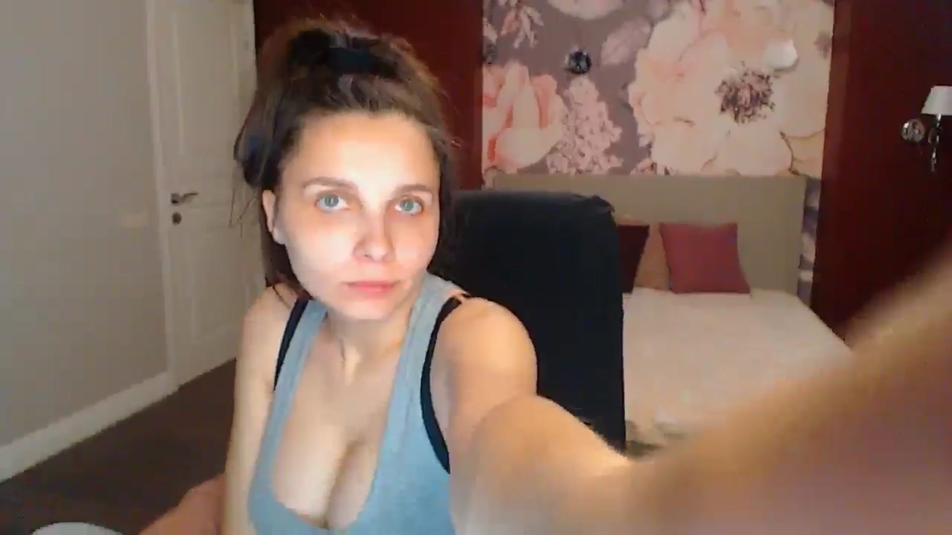 Gallery image thumbnail from Karina_Mils's myfreecams stream on, 05/25/2025, 16:02 image 19 of 20