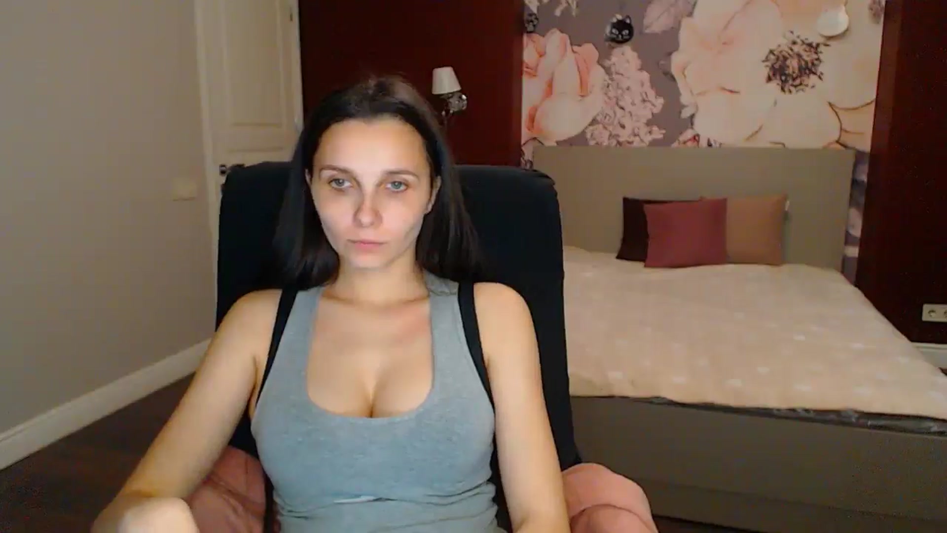 Gallery image thumbnail from Karina_Mils's myfreecams stream on, 05/30/2025, 18:15 image 12 of 20