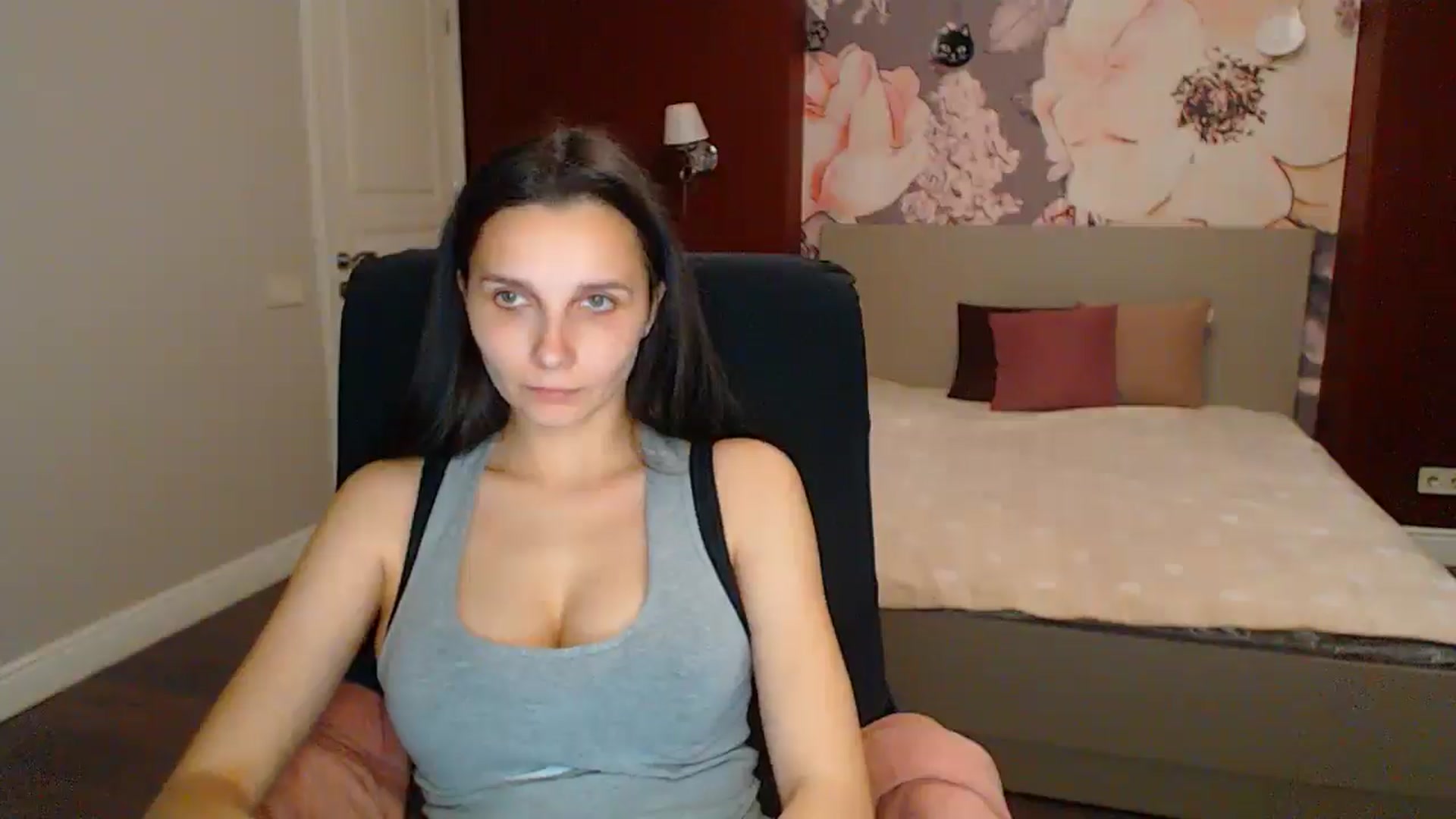 Gallery image thumbnail from Karina_Mils's myfreecams stream on, 05/30/2025, 18:15 image 19 of 20