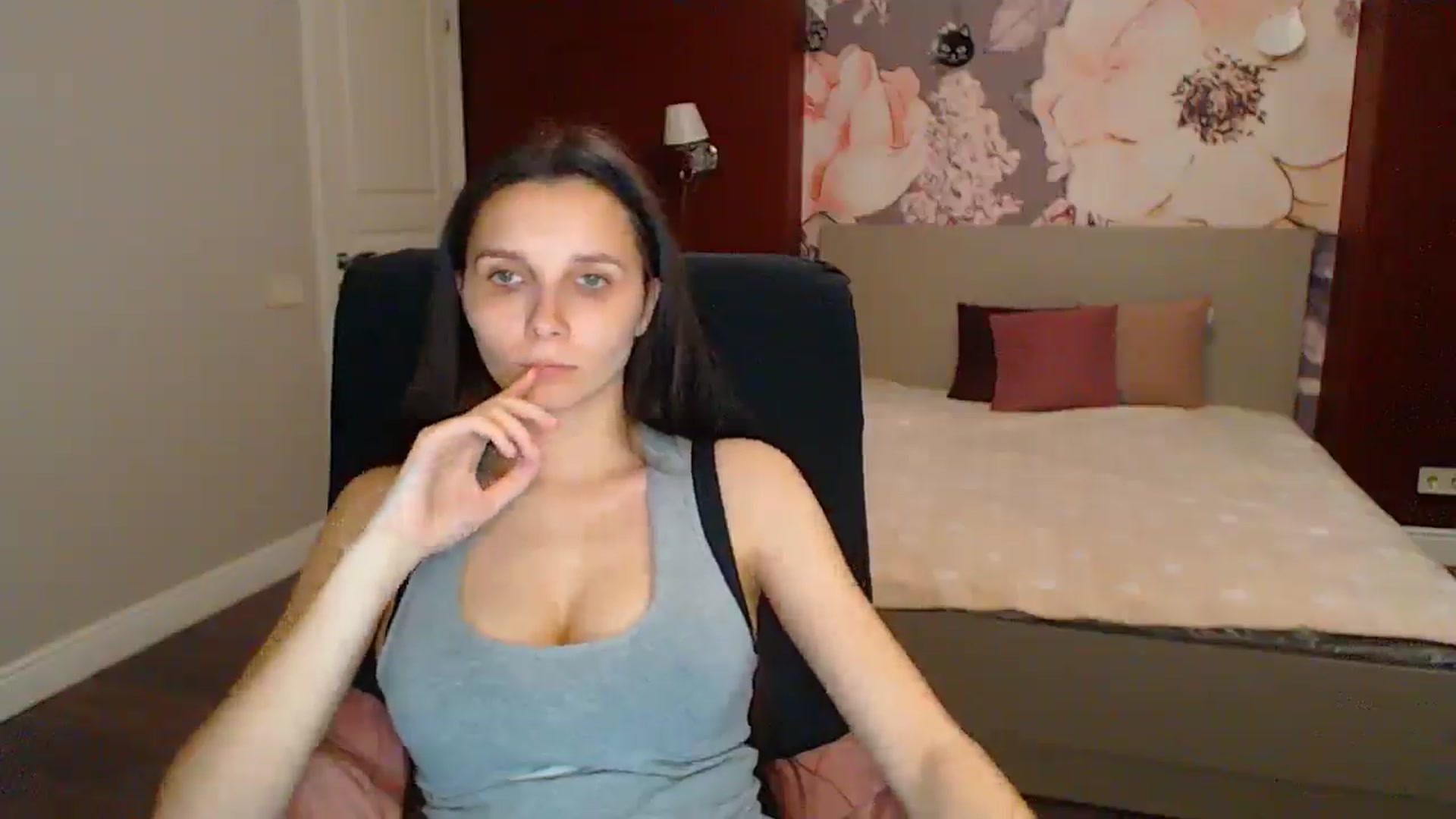 Gallery image thumbnail from Karina_Mils's myfreecams stream on, 05/30/2025, 18:15 image 20 of 20