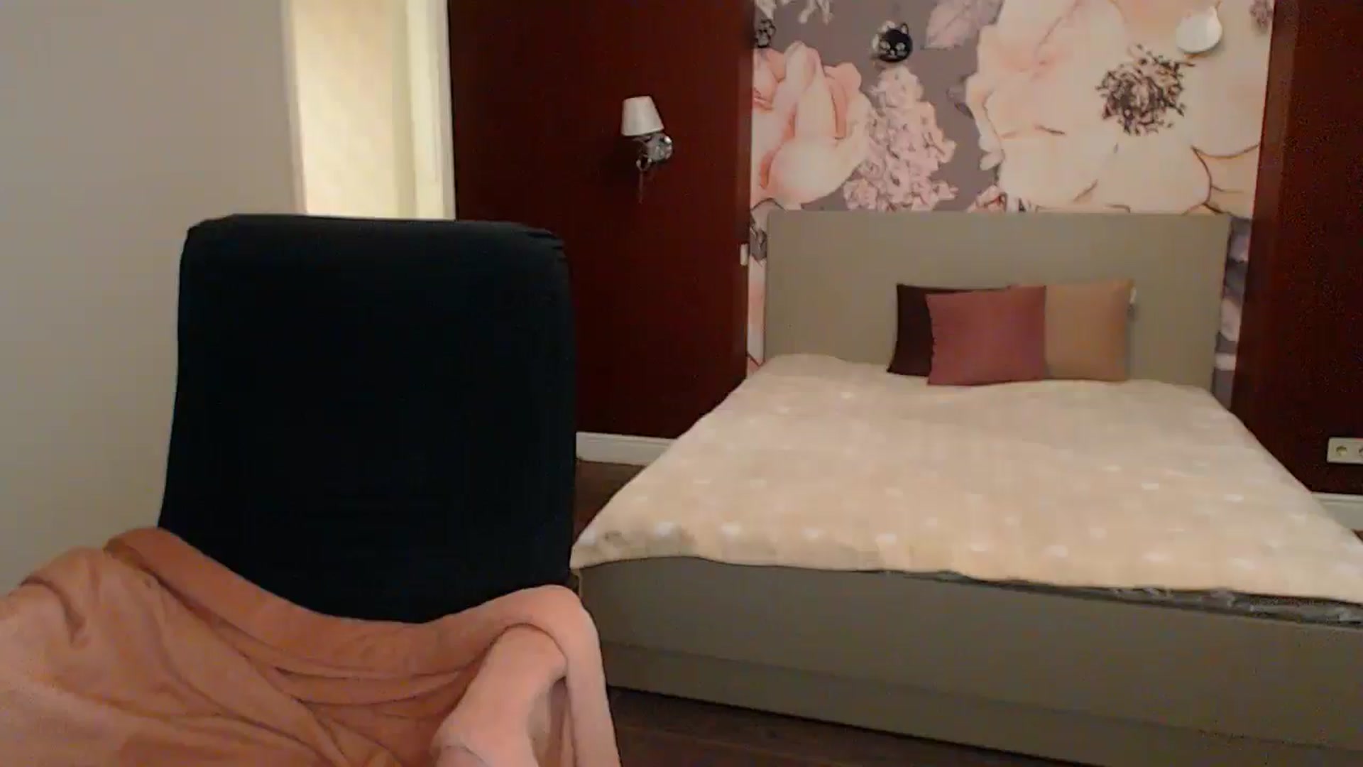 Gallery image thumbnail from Karina_Mils's myfreecams stream on, 05/30/2025, 18:15 image 8 of 20