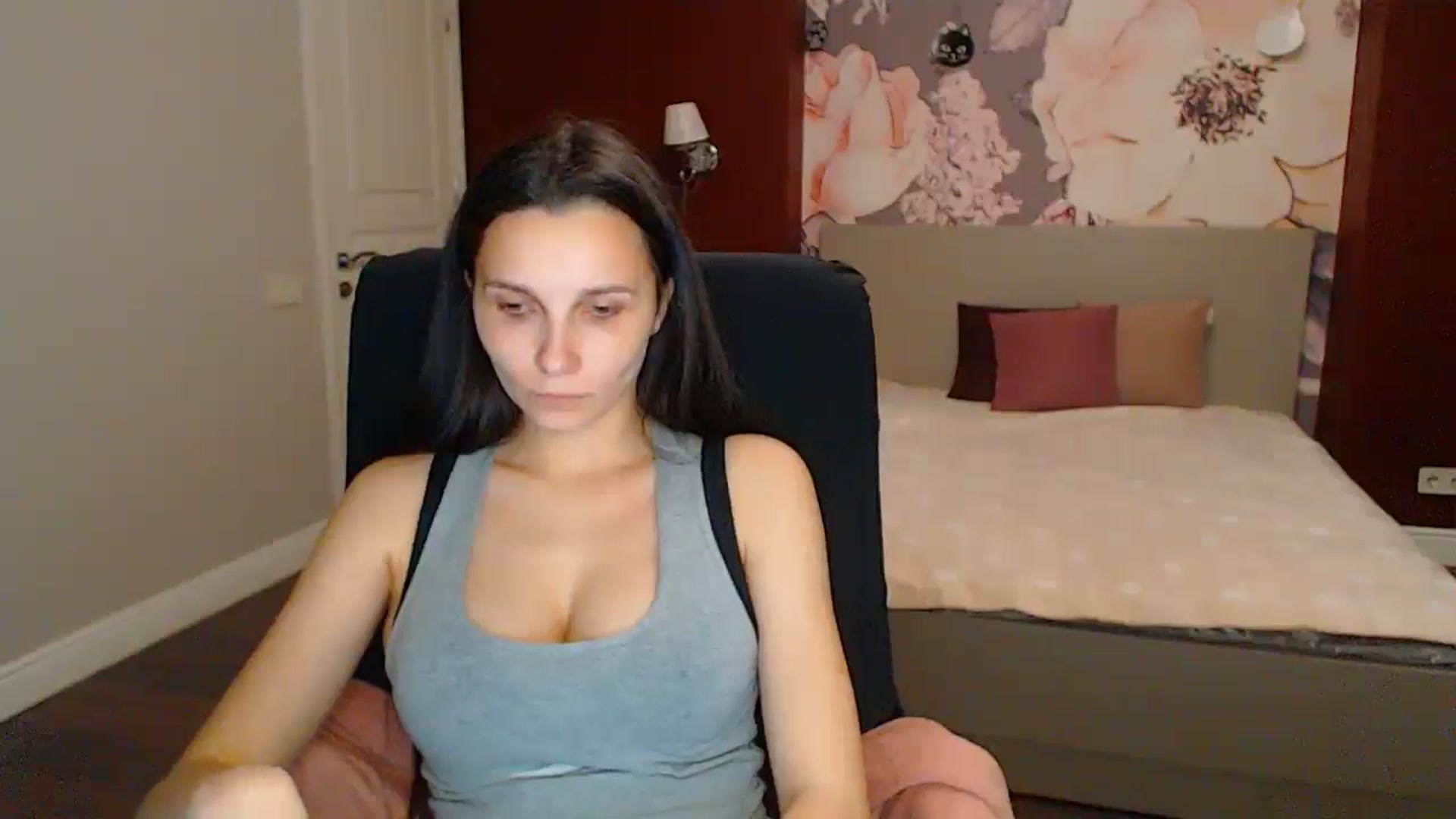 Gallery image thumbnail from Karina_Mils's myfreecams stream on, 05/30/2025, 18:15 image 14 of 20