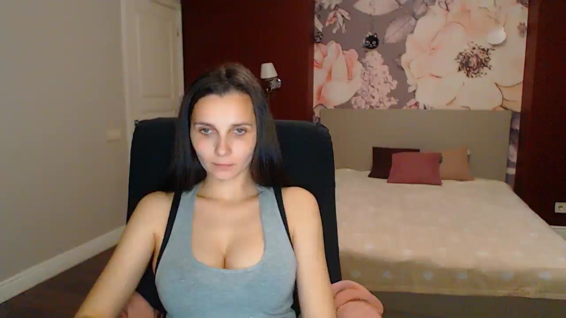 Gallery image thumbnail from Karina_Mils's myfreecams stream on, 05/30/2025, 19:41 image 10 of 20