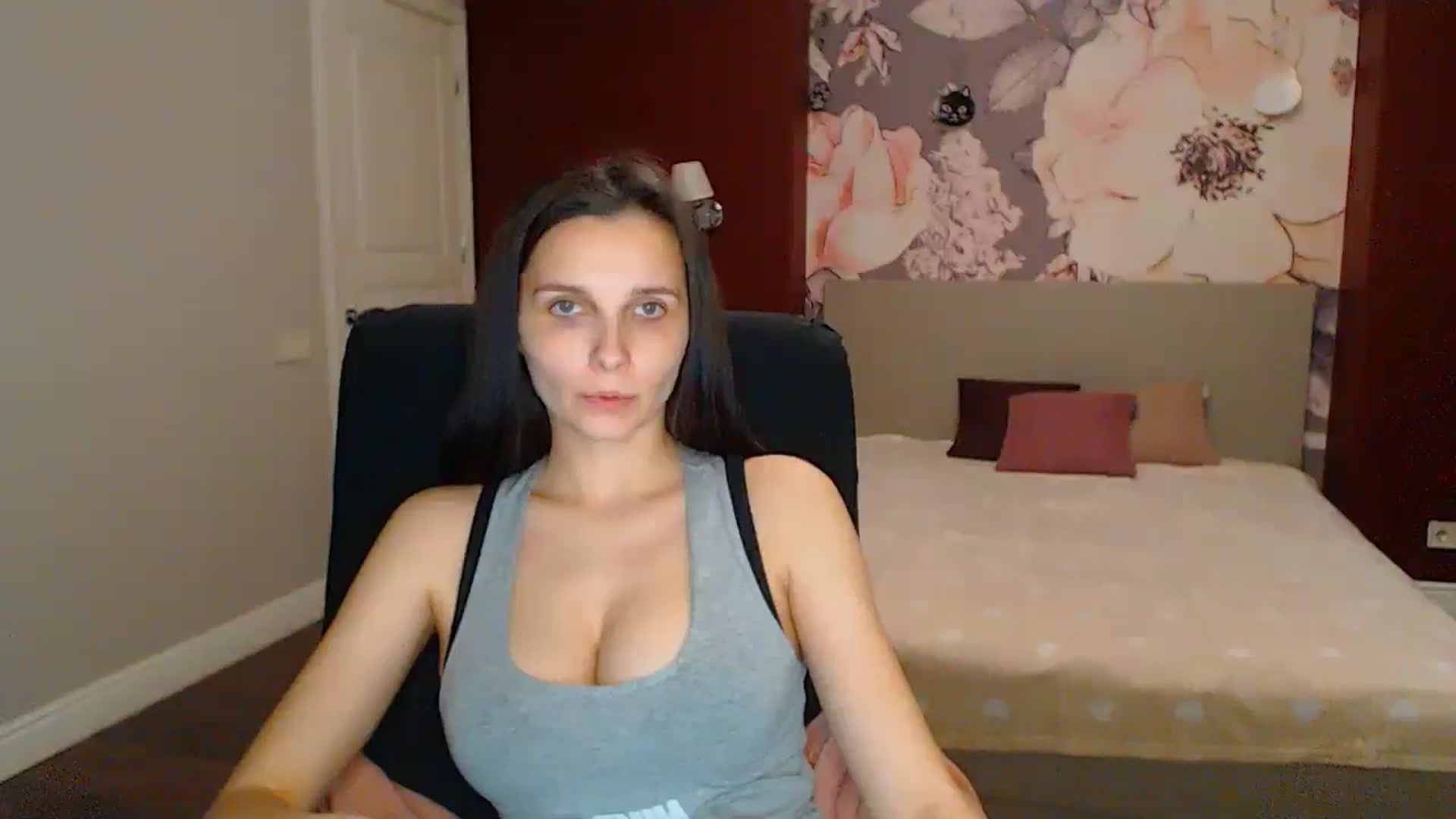 Gallery image thumbnail from Karina_Mils's myfreecams stream on, 05/30/2025, 19:41 image 5 of 20