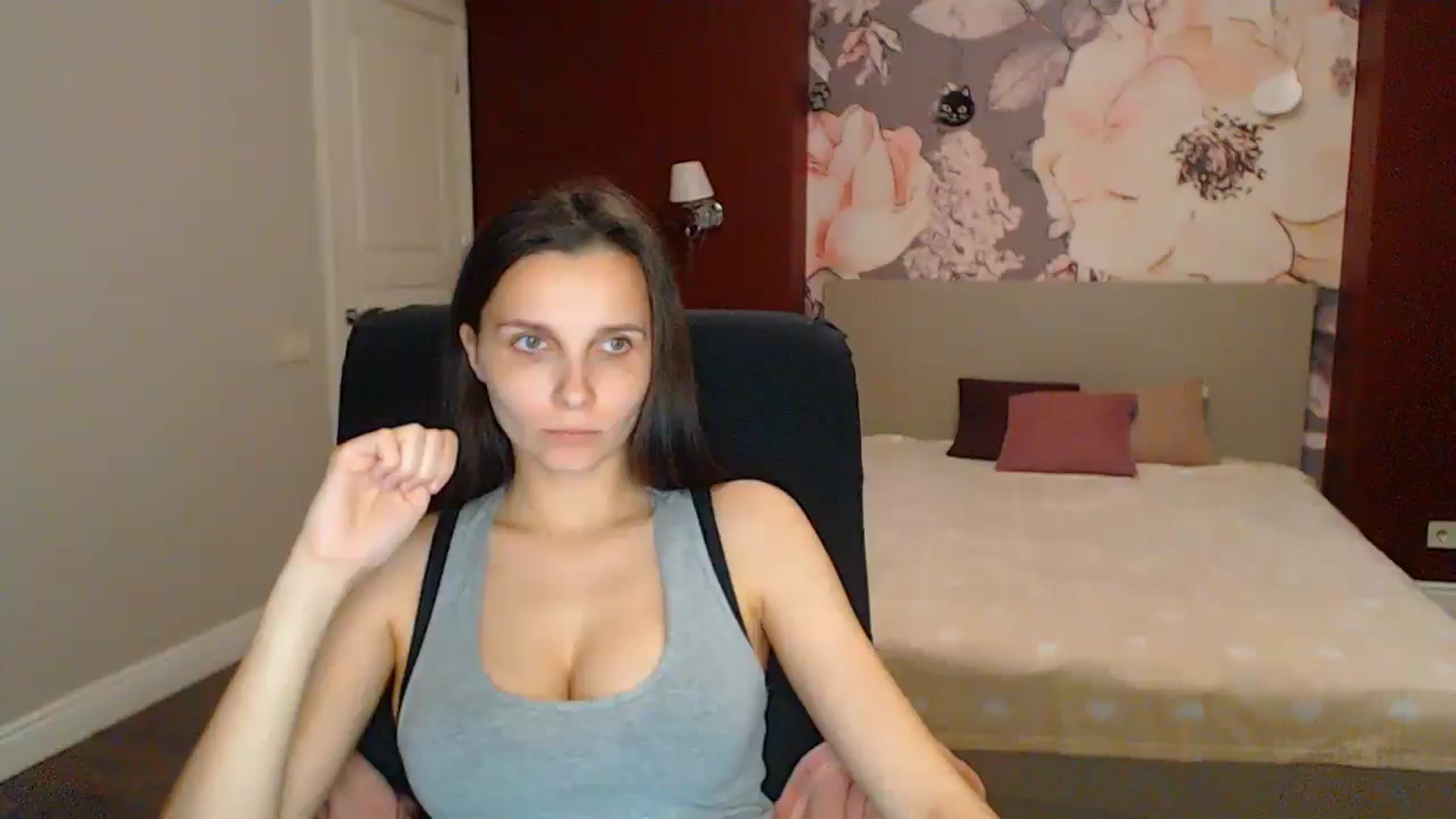 Gallery image thumbnail from Karina_Mils's myfreecams stream on, 05/30/2025, 19:41 image 18 of 20