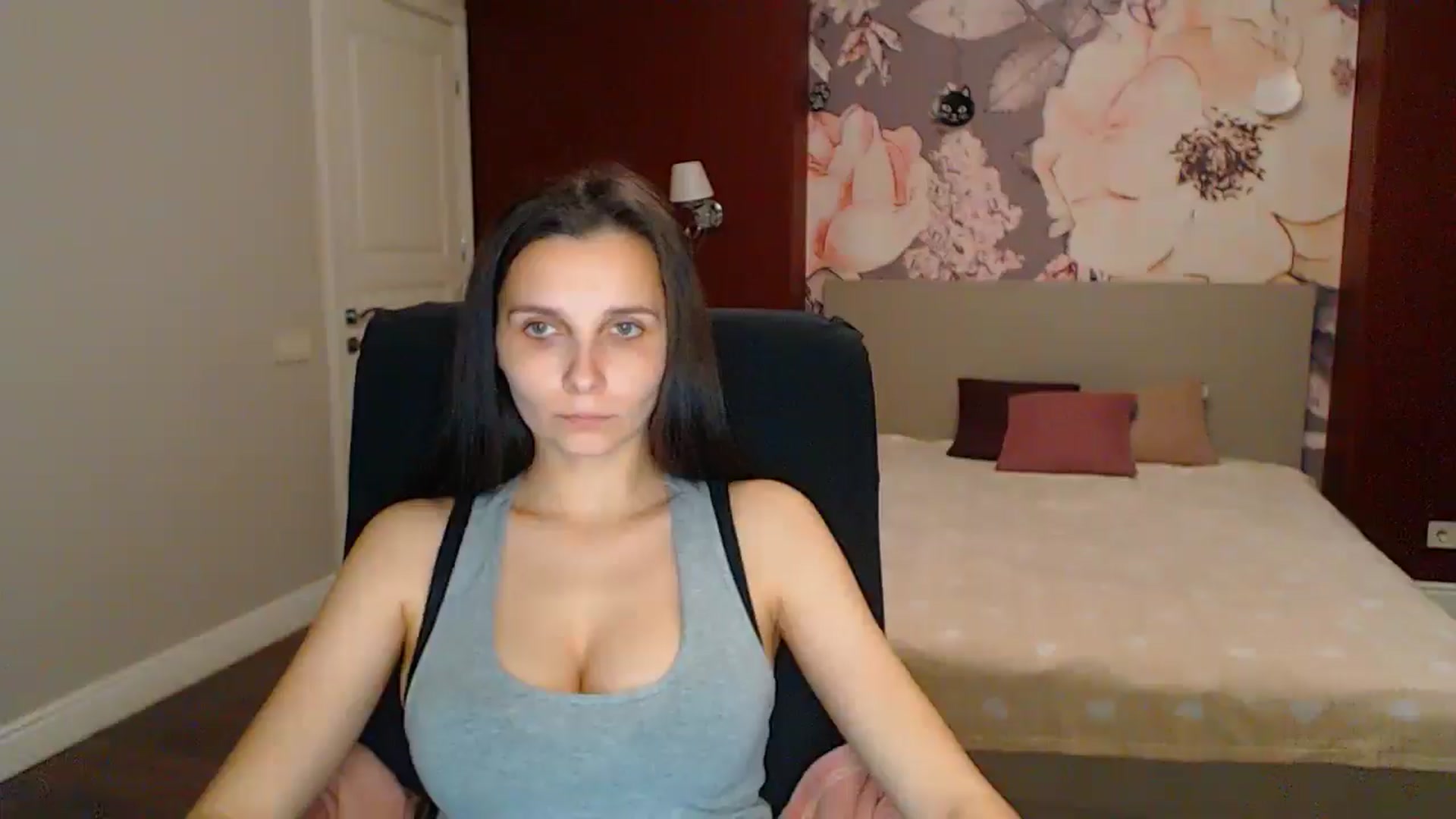 Gallery image thumbnail from Karina_Mils's myfreecams stream on, 05/30/2025, 19:41 image 12 of 20