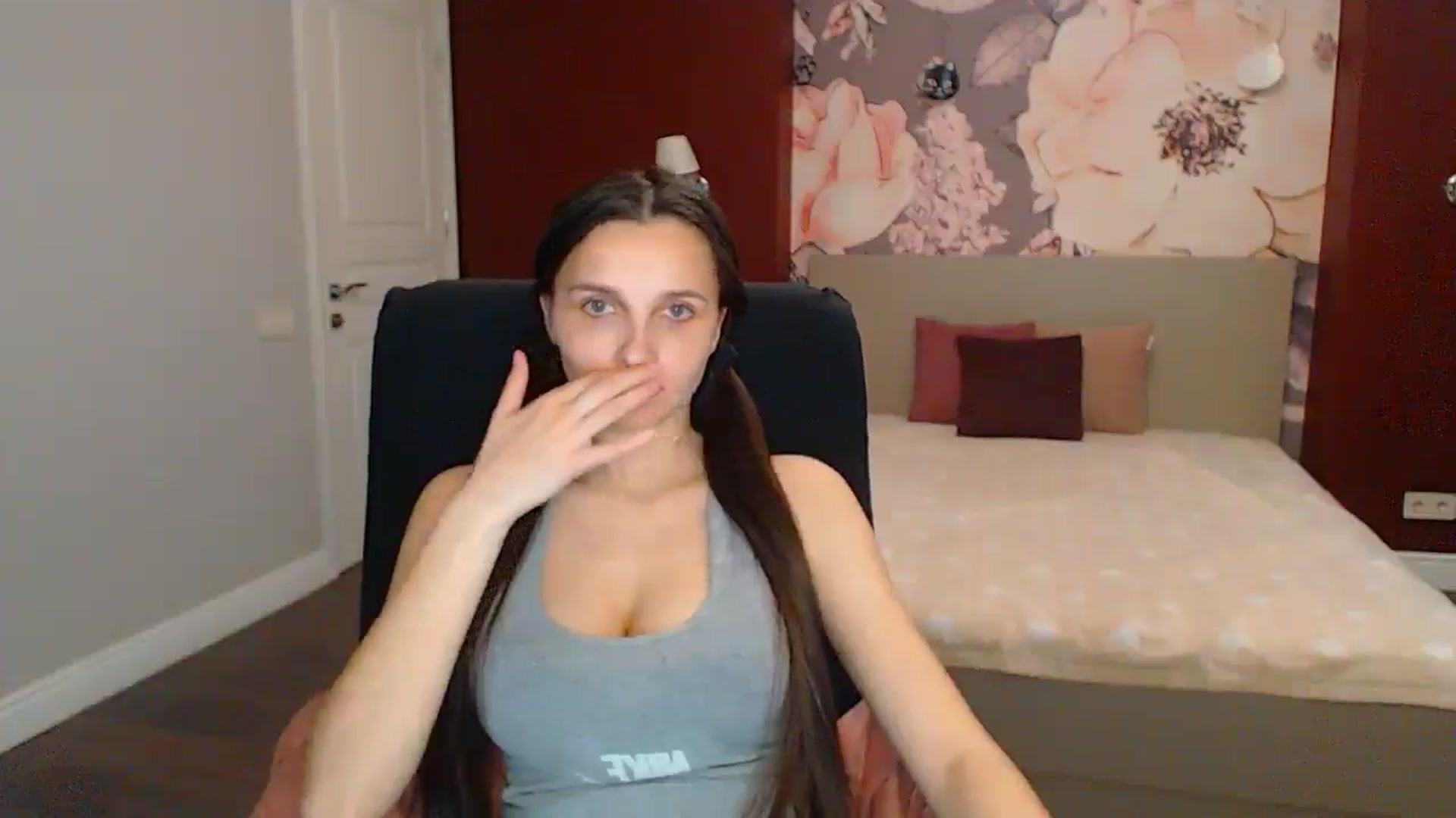 Gallery image thumbnail from Karina_Mils's myfreecams stream on, 05/31/2025, 16:41 image 19 of 20