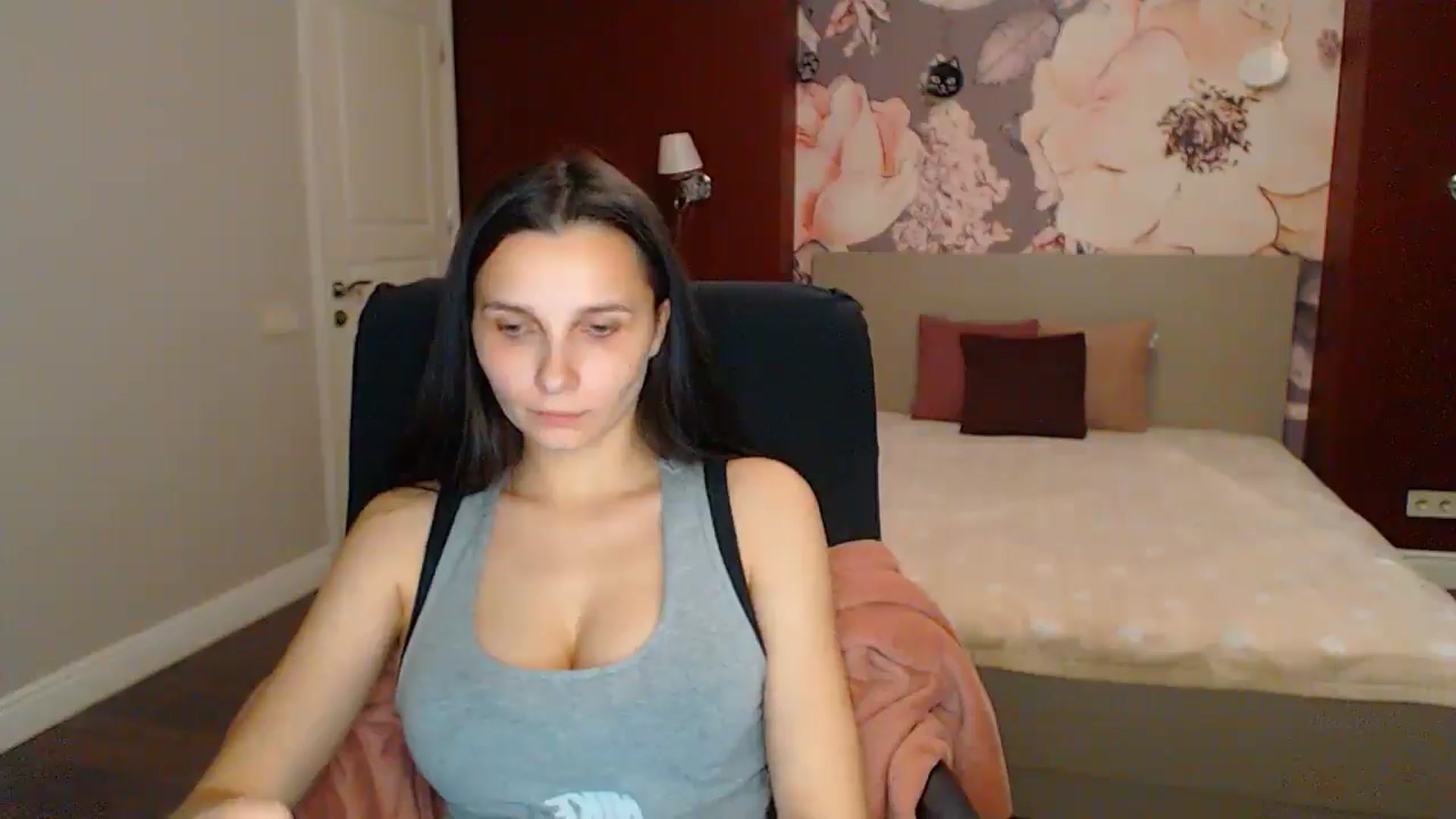 Gallery image thumbnail from Karina_Mils's myfreecams stream on, 05/31/2025, 18:02 image 5 of 20