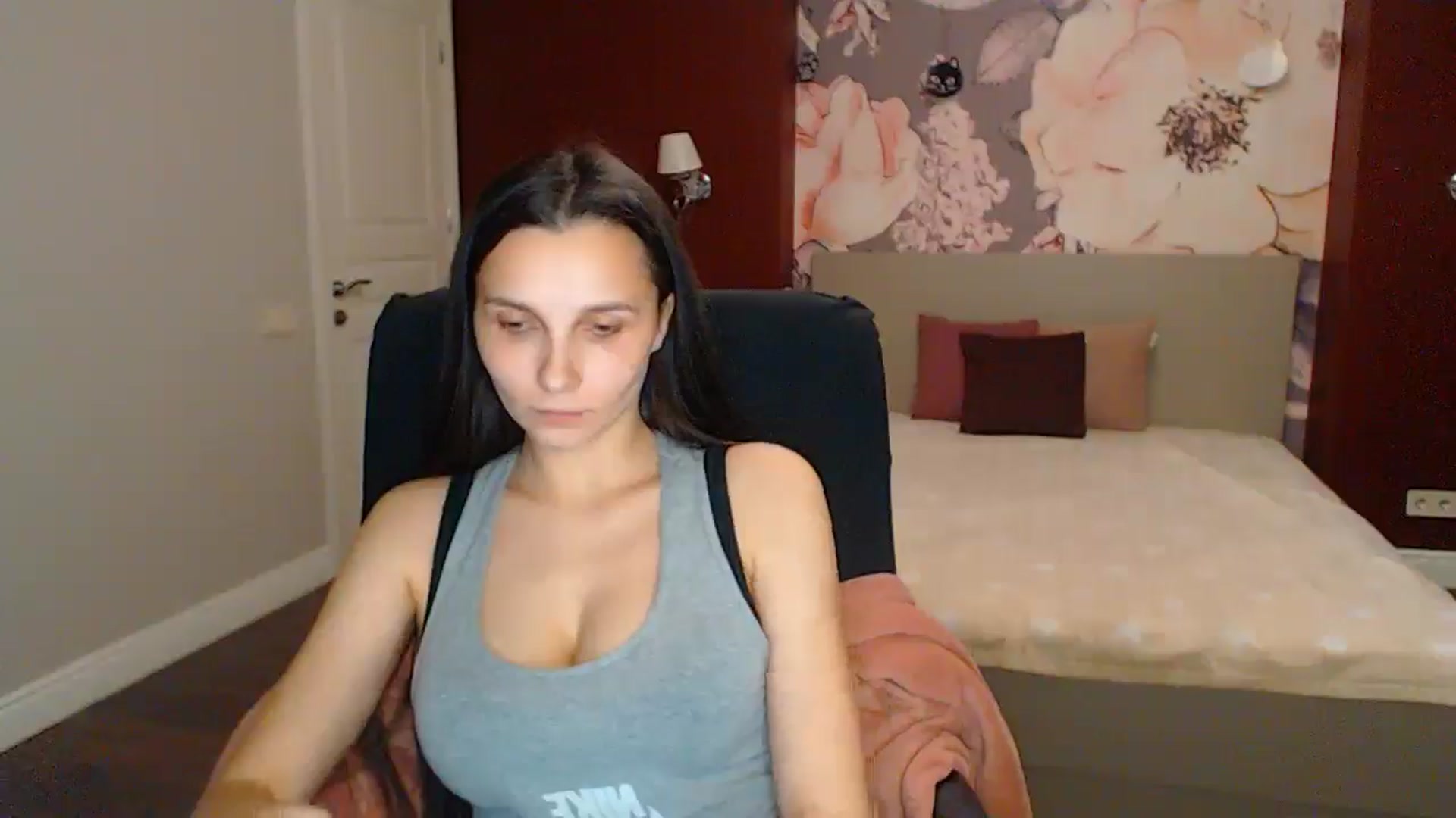 Gallery image thumbnail from Karina_Mils's myfreecams stream on, 05/31/2025, 18:02 image 8 of 20