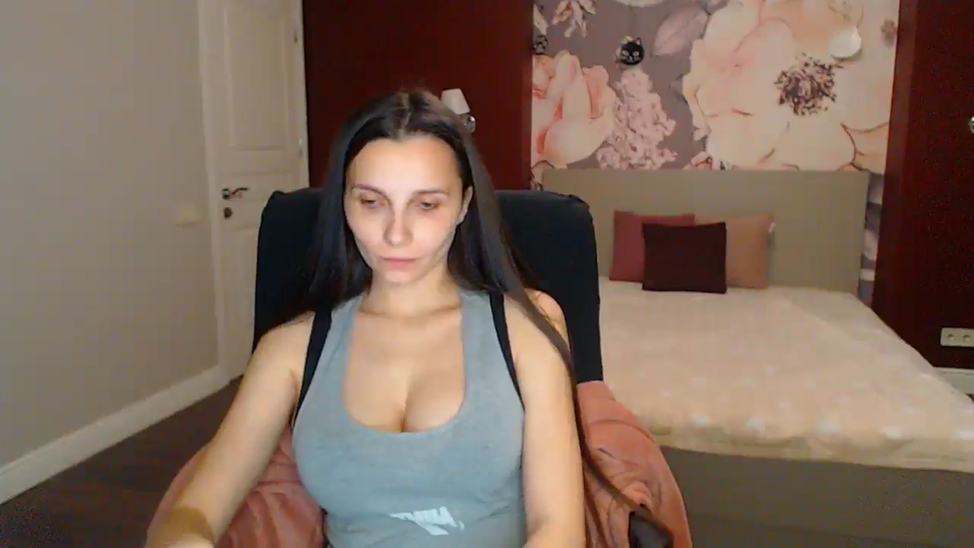 Gallery image thumbnail from Karina_Mils's myfreecams stream on, 05/31/2025, 18:02 image 11 of 20