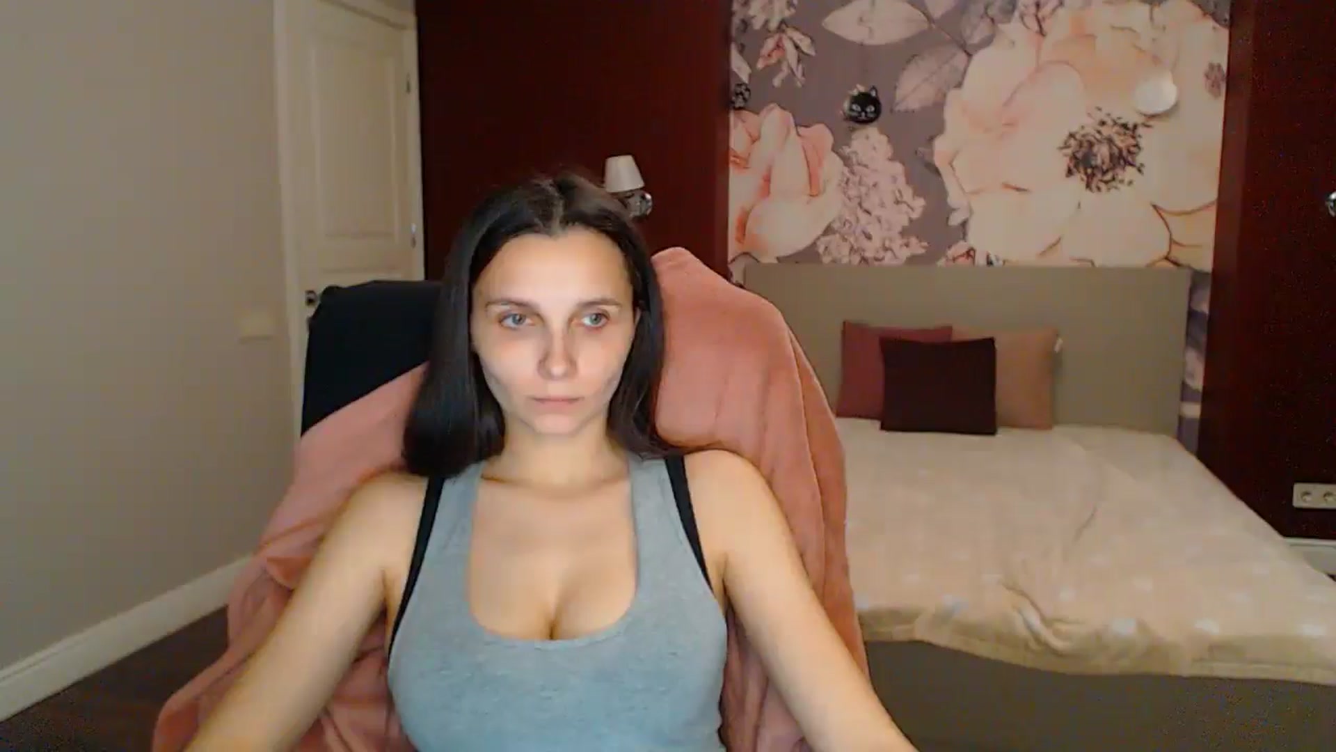Gallery image thumbnail from Karina_Mils's myfreecams stream on, 05/31/2025, 18:50 image 11 of 20