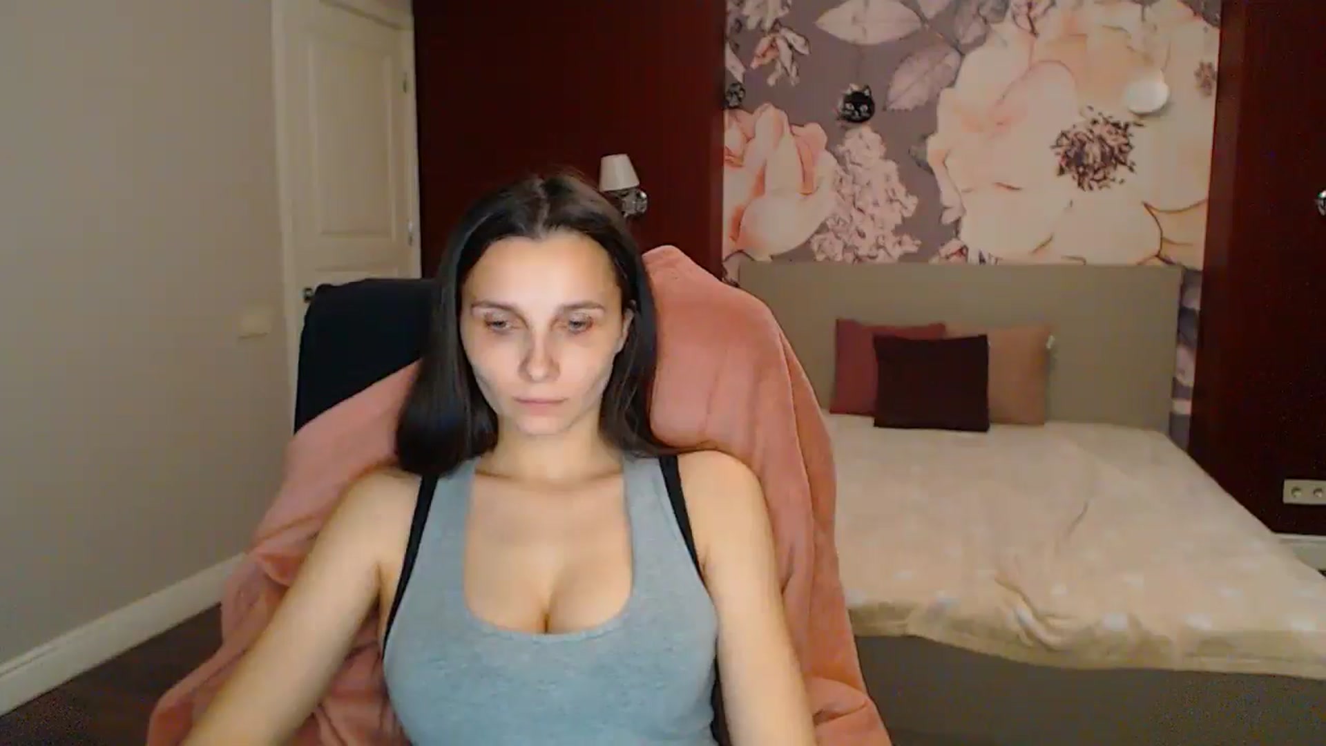 Gallery image thumbnail from Karina_Mils's myfreecams stream on, 05/31/2025, 18:50 image 12 of 20