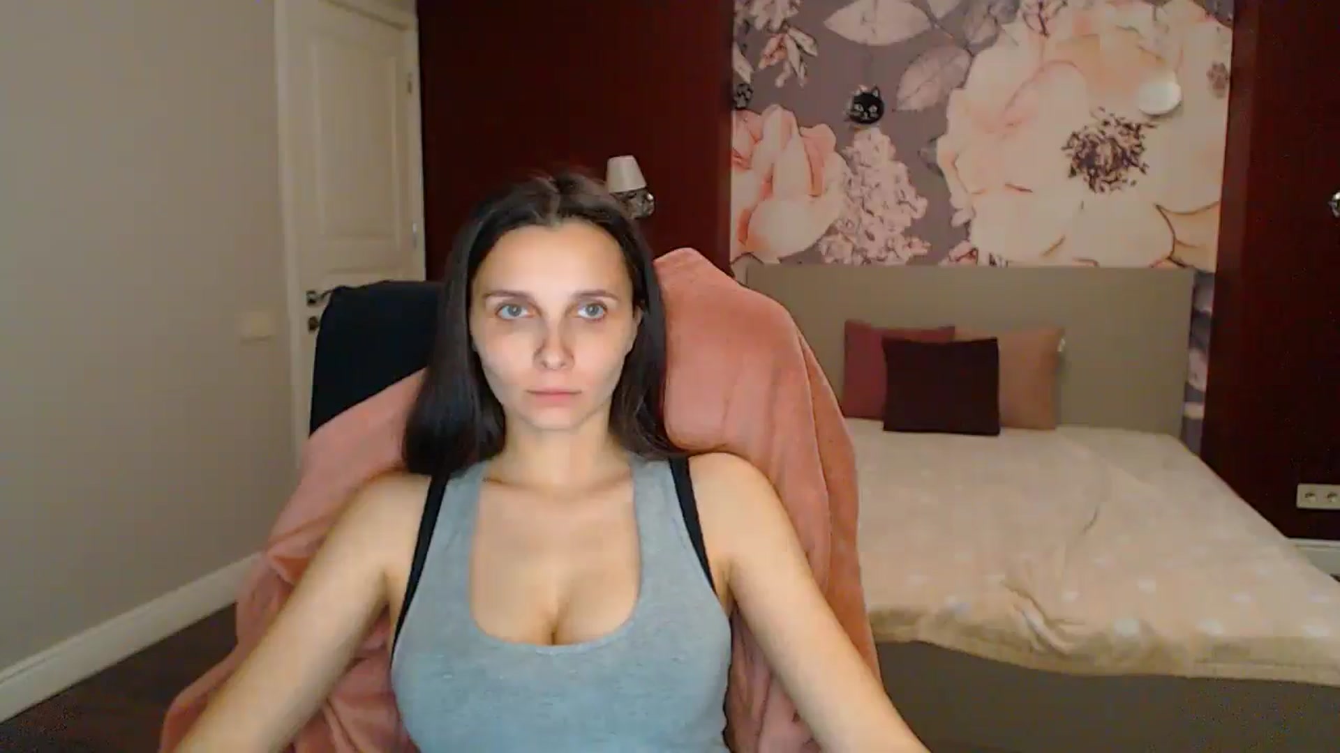 Gallery image thumbnail from Karina_Mils's myfreecams stream on, 05/31/2025, 18:50 image 13 of 20