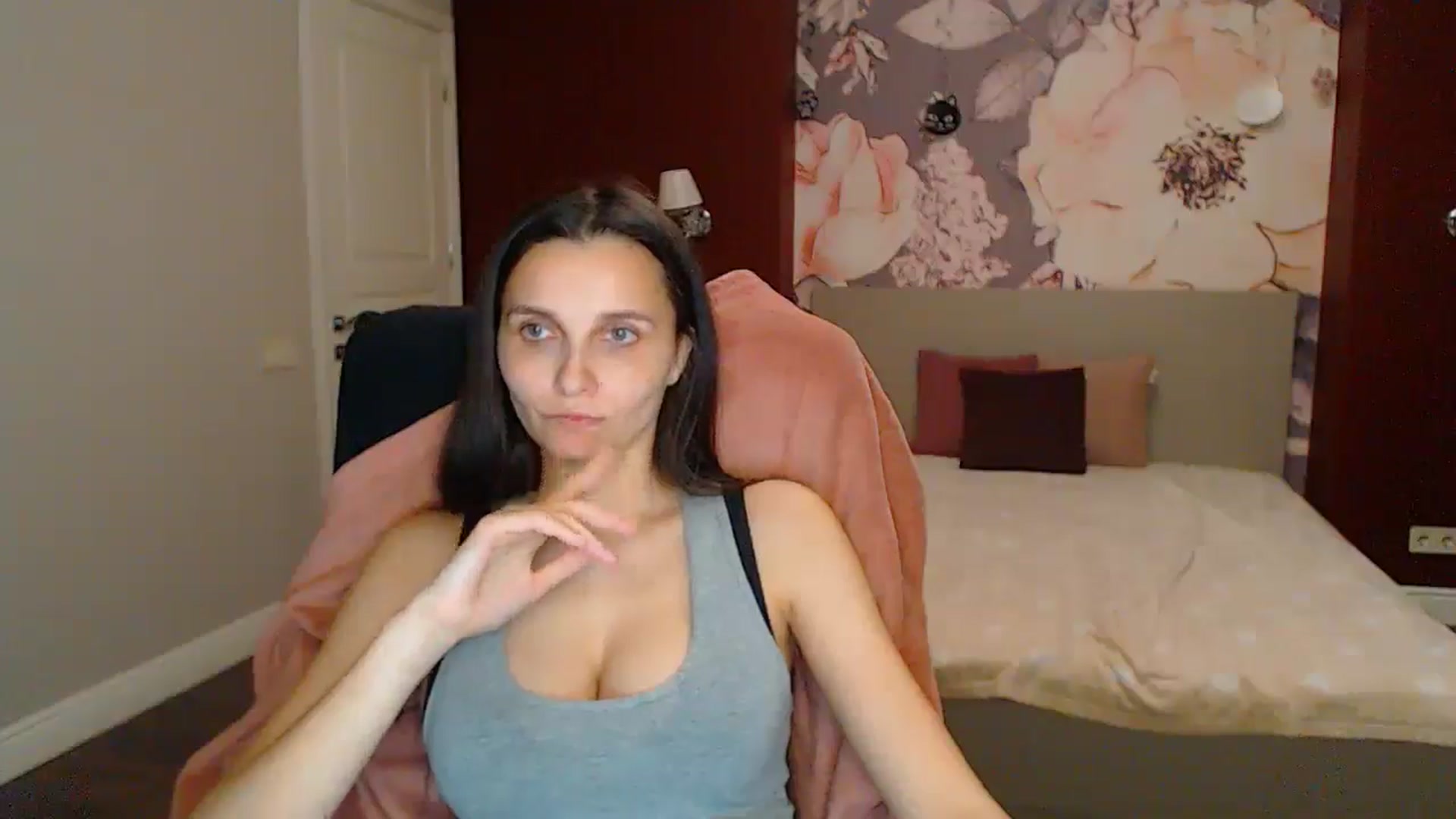 Gallery image thumbnail from Karina_Mils's myfreecams stream on, 05/31/2025, 18:50 image 10 of 20