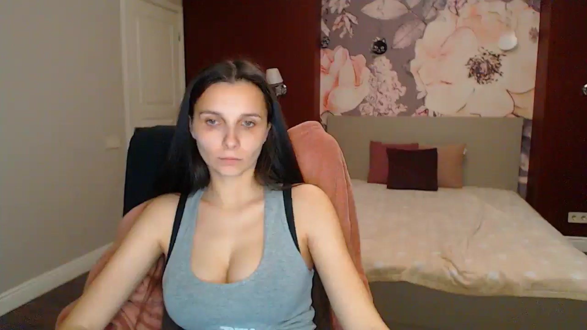 Gallery image thumbnail from Karina_Mils's myfreecams stream on, 05/31/2025, 18:50 image 18 of 20