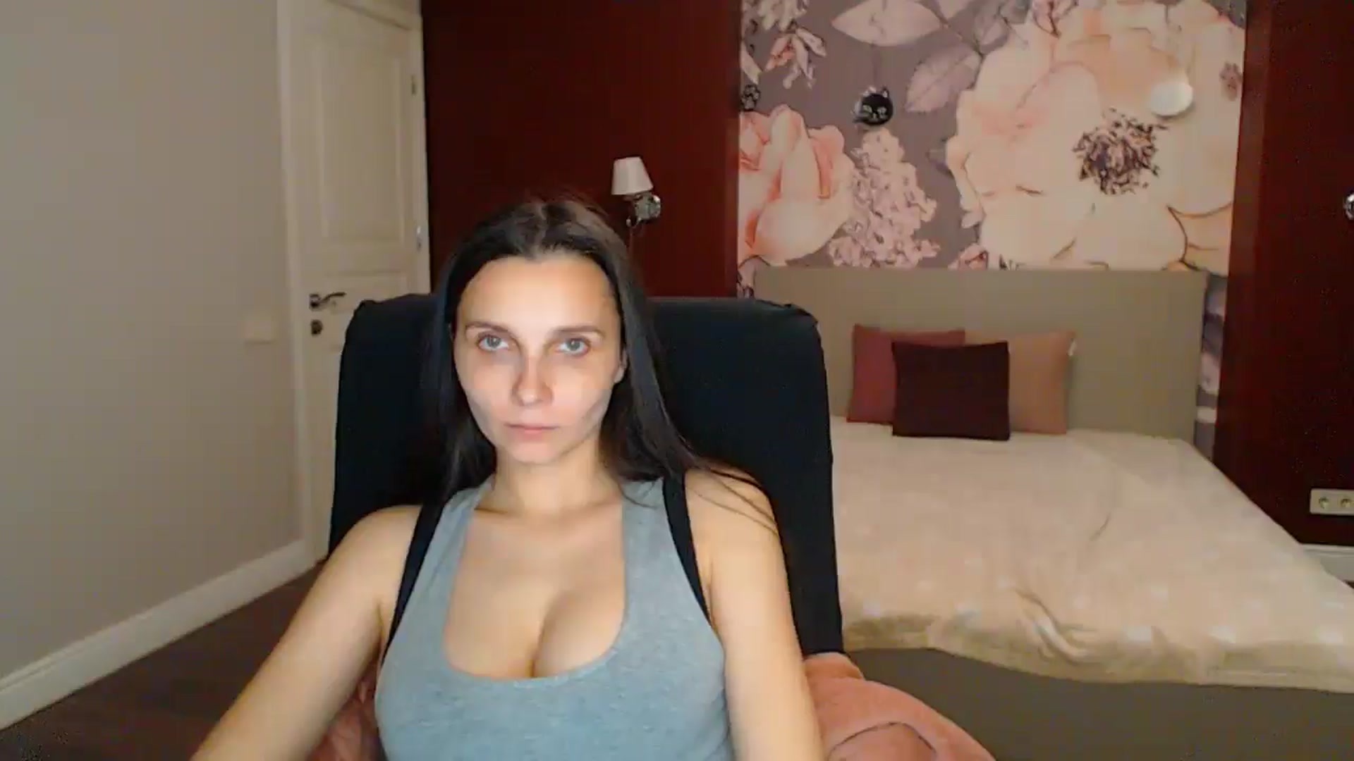 Gallery image thumbnail from Karina_Mils's myfreecams stream on, 05/31/2025, 19:30 image 8 of 20