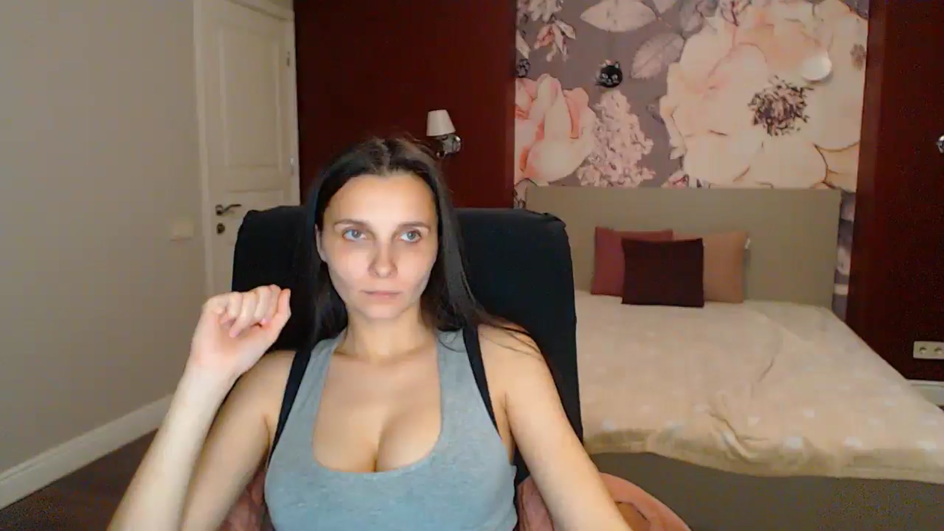 Gallery image thumbnail from Karina_Mils's myfreecams stream on, 05/31/2025, 19:30 image 2 of 20