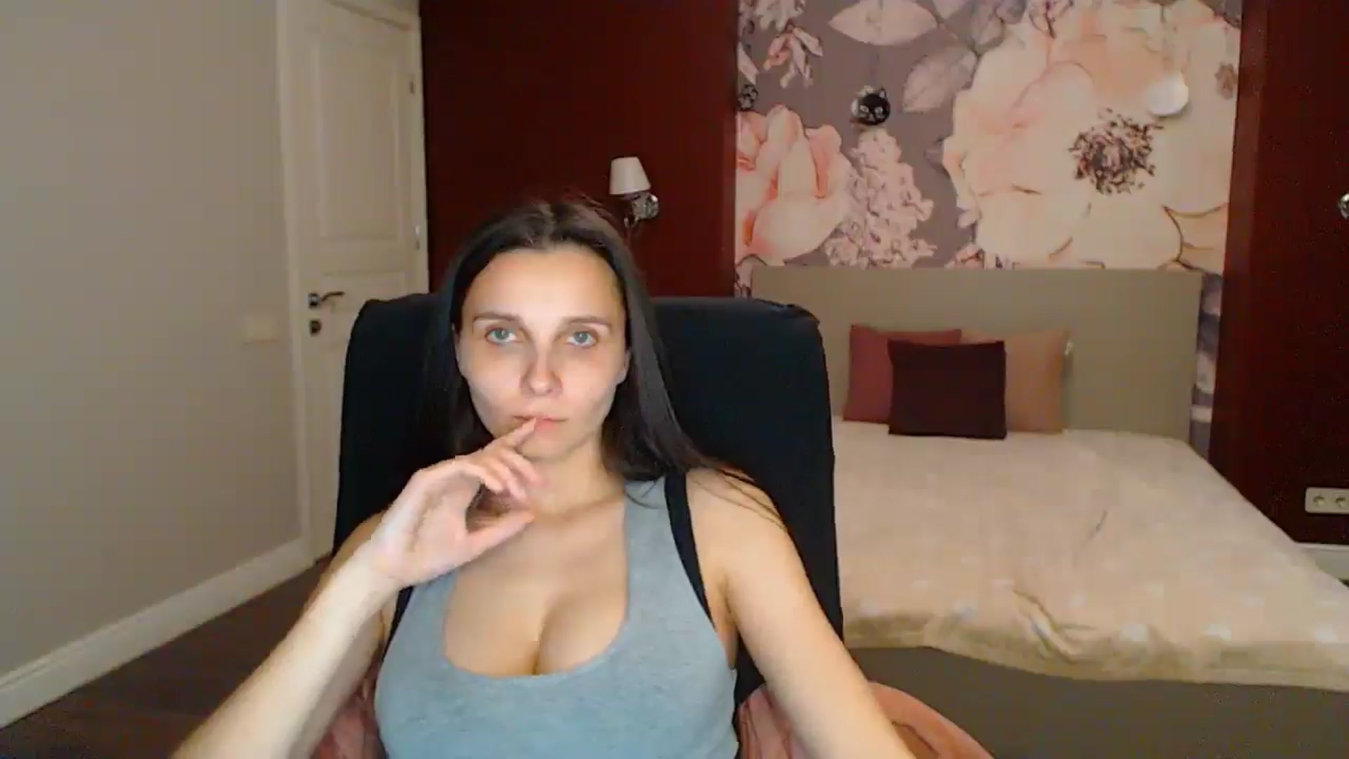 Gallery image thumbnail from Karina_Mils's myfreecams stream on, 05/31/2025, 19:30 image 9 of 20