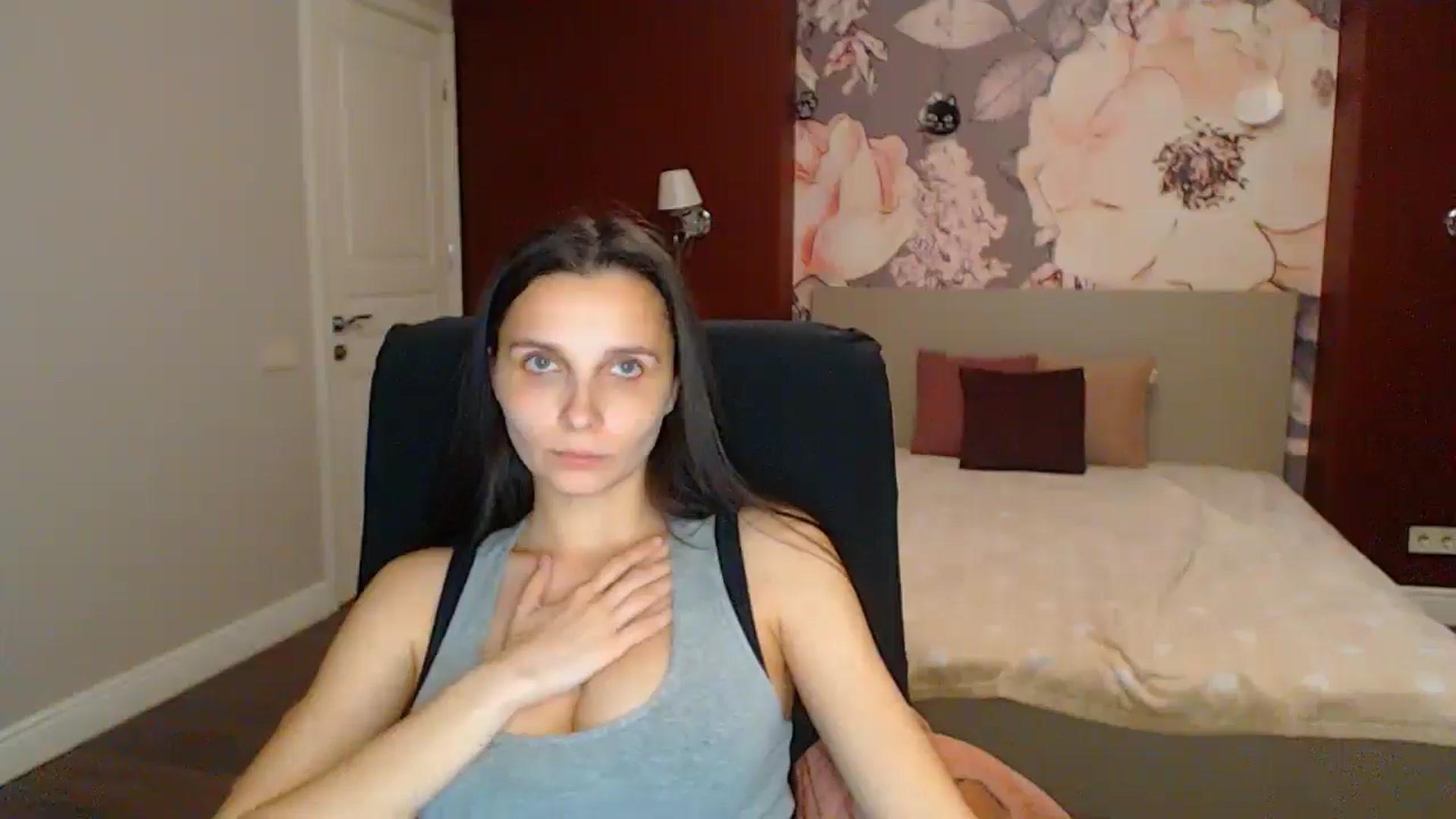 Gallery image thumbnail from Karina_Mils's myfreecams stream on, 05/31/2025, 19:30 image 10 of 20