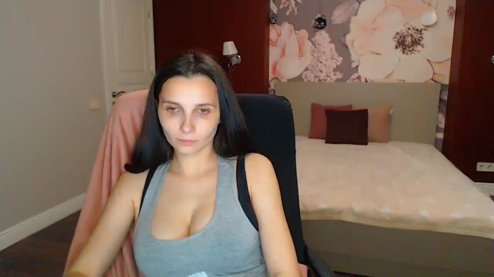 Gallery image thumbnail from Karina_Mils's myfreecams stream on, 05/31/2025, 20:31 image 5 of 20