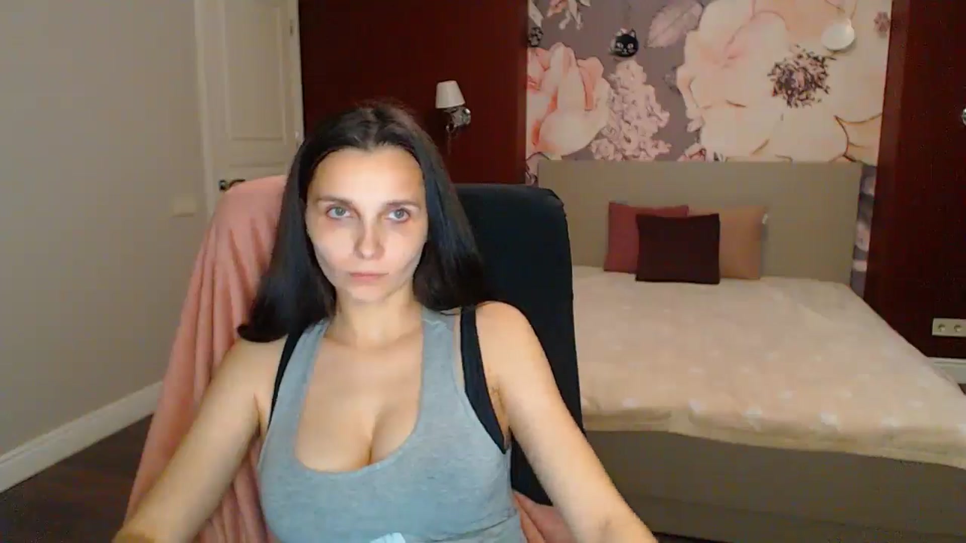 Gallery image thumbnail from Karina_Mils's myfreecams stream on, 05/31/2025, 20:31 image 8 of 20