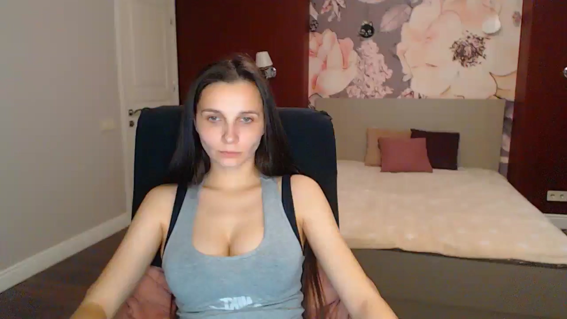 Gallery image thumbnail from Karina_Mils's myfreecams stream on, 06/01/2025, 17:41 image 1 of 20