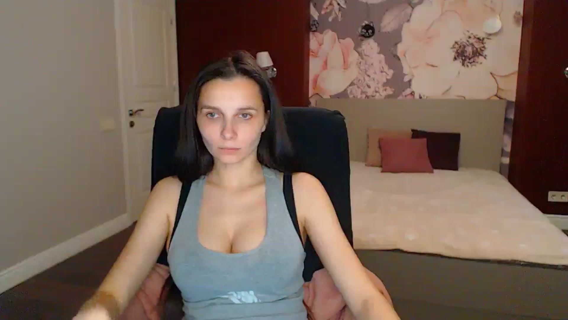 Gallery image thumbnail from Karina_Mils's myfreecams stream on, 06/01/2025, 17:41 image 9 of 20
