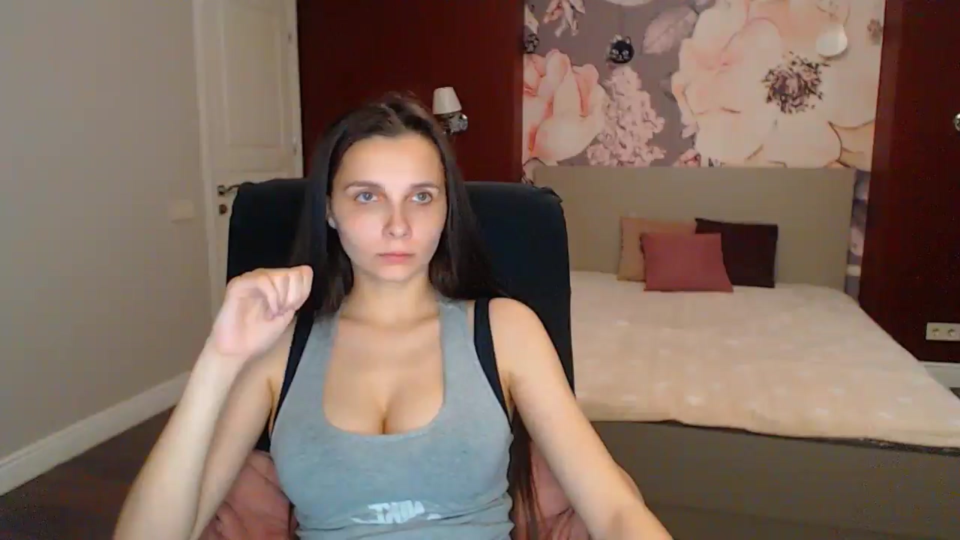 Gallery image thumbnail from Karina_Mils's myfreecams stream on, 06/01/2025, 17:41 image 2 of 20