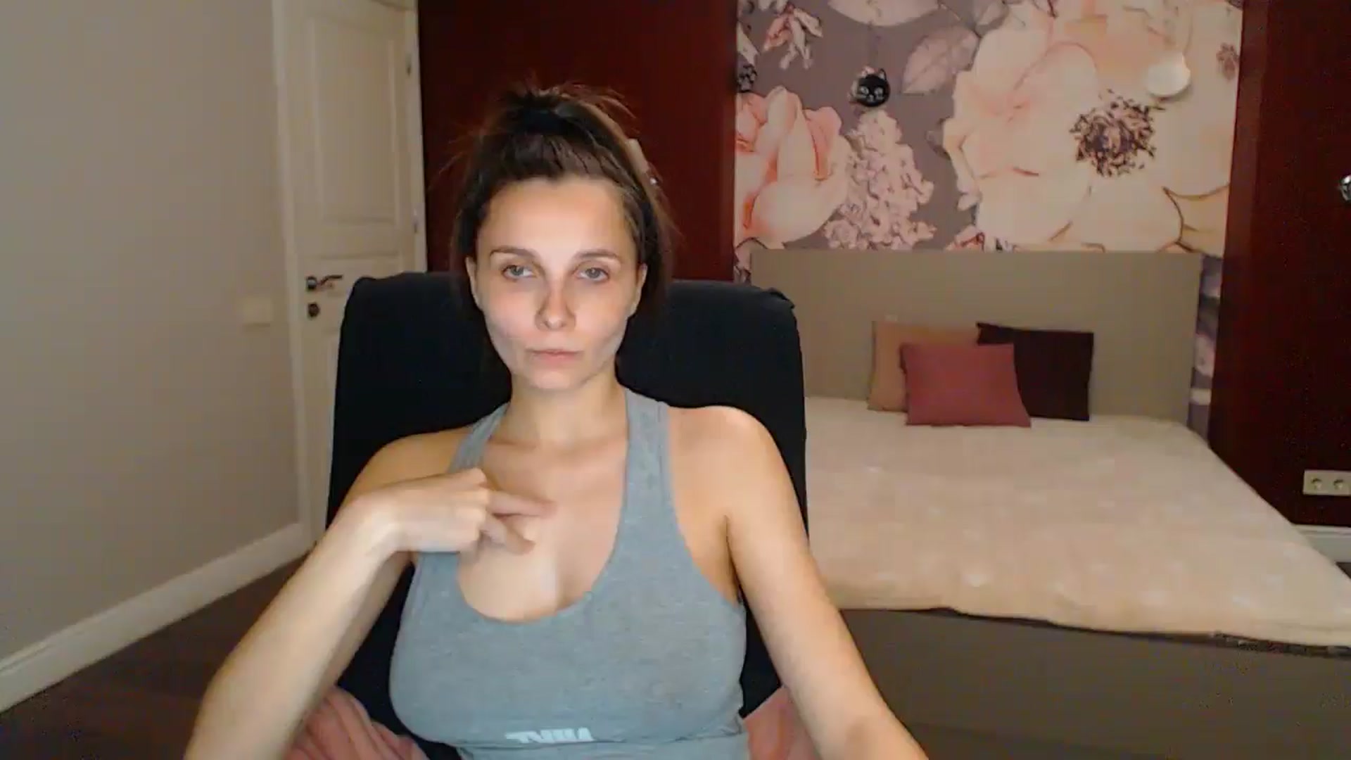 Gallery image thumbnail from Karina_Mils's myfreecams stream on, 06/01/2025, 17:41 image 20 of 20