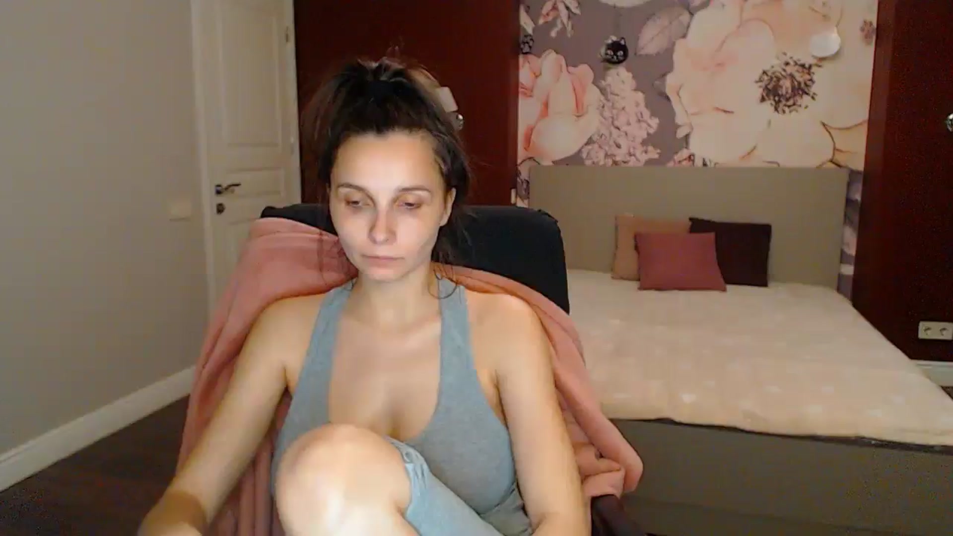 Gallery image thumbnail from Karina_Mils's myfreecams stream on, 06/01/2025, 19:36 image 1 of 20