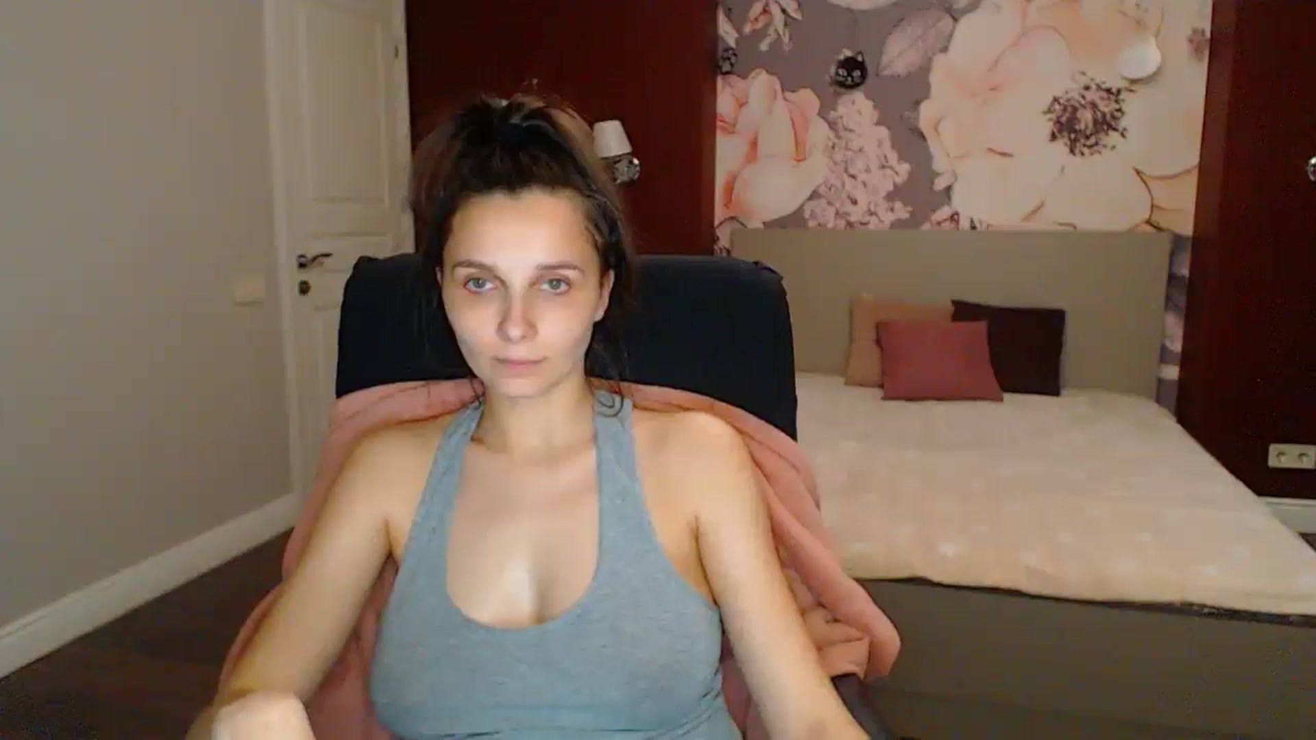 Gallery image thumbnail from Karina_Mils's myfreecams stream on, 06/01/2025, 19:36 image 10 of 20