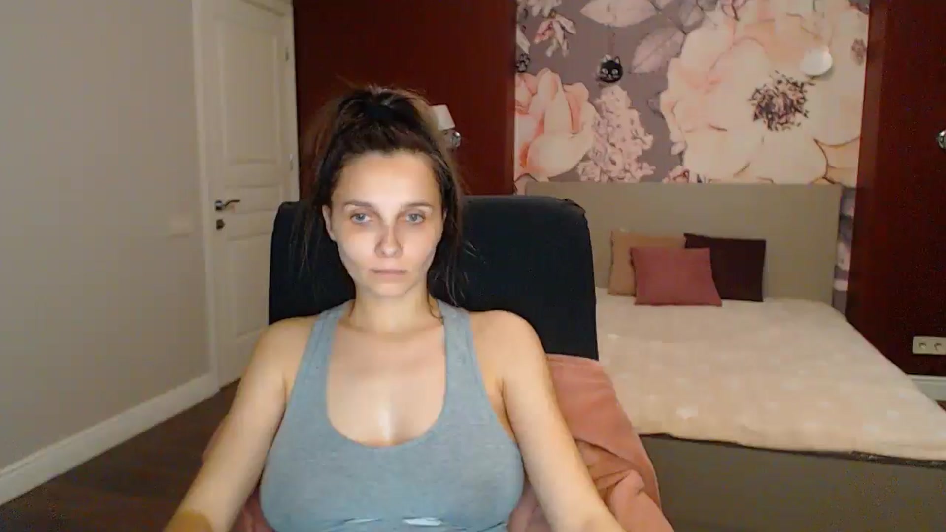 Gallery image thumbnail from Karina_Mils's myfreecams stream on, 06/01/2025, 20:09 image 4 of 20