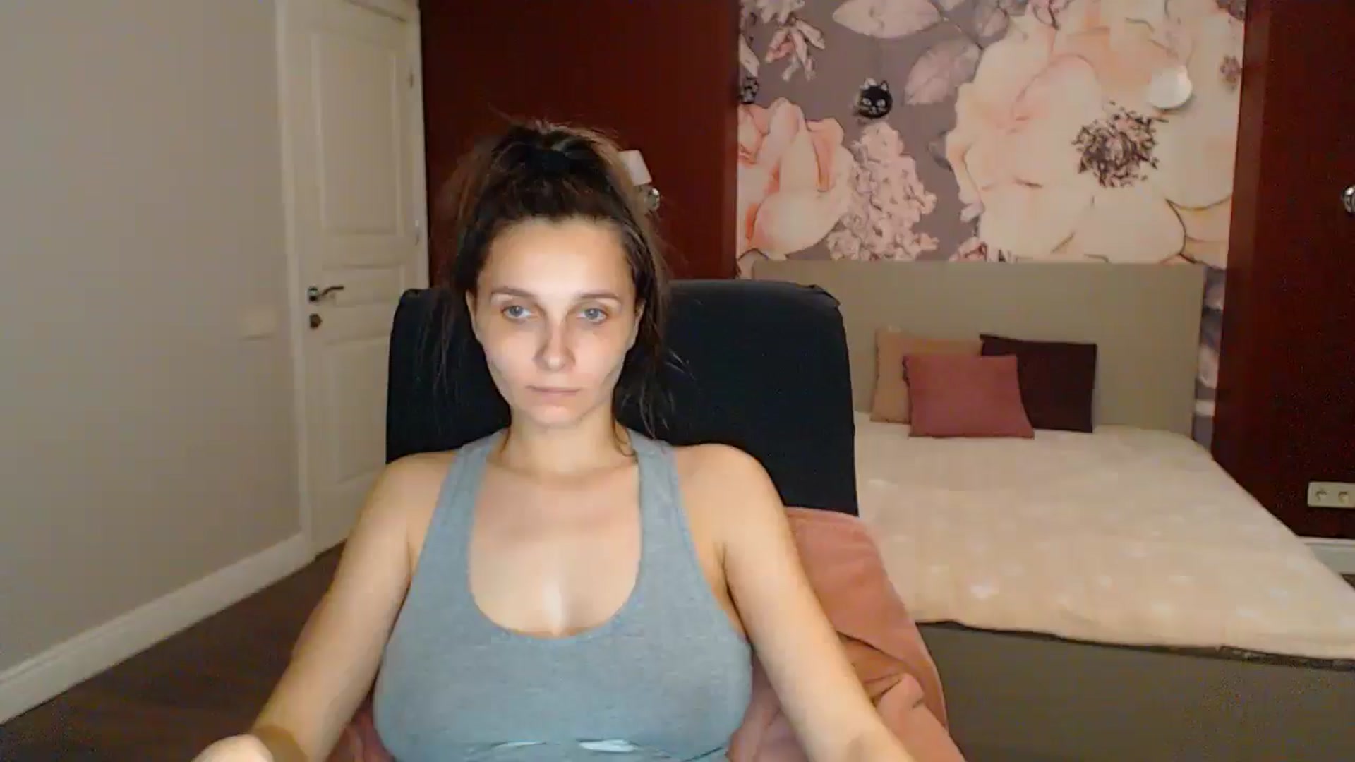 Gallery image thumbnail from Karina_Mils's myfreecams stream on, 06/01/2025, 20:09 image 3 of 20