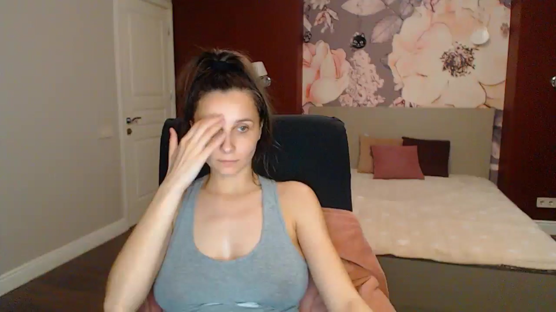 Gallery image thumbnail from Karina_Mils's myfreecams stream on, 06/01/2025, 20:09 image 1 of 20