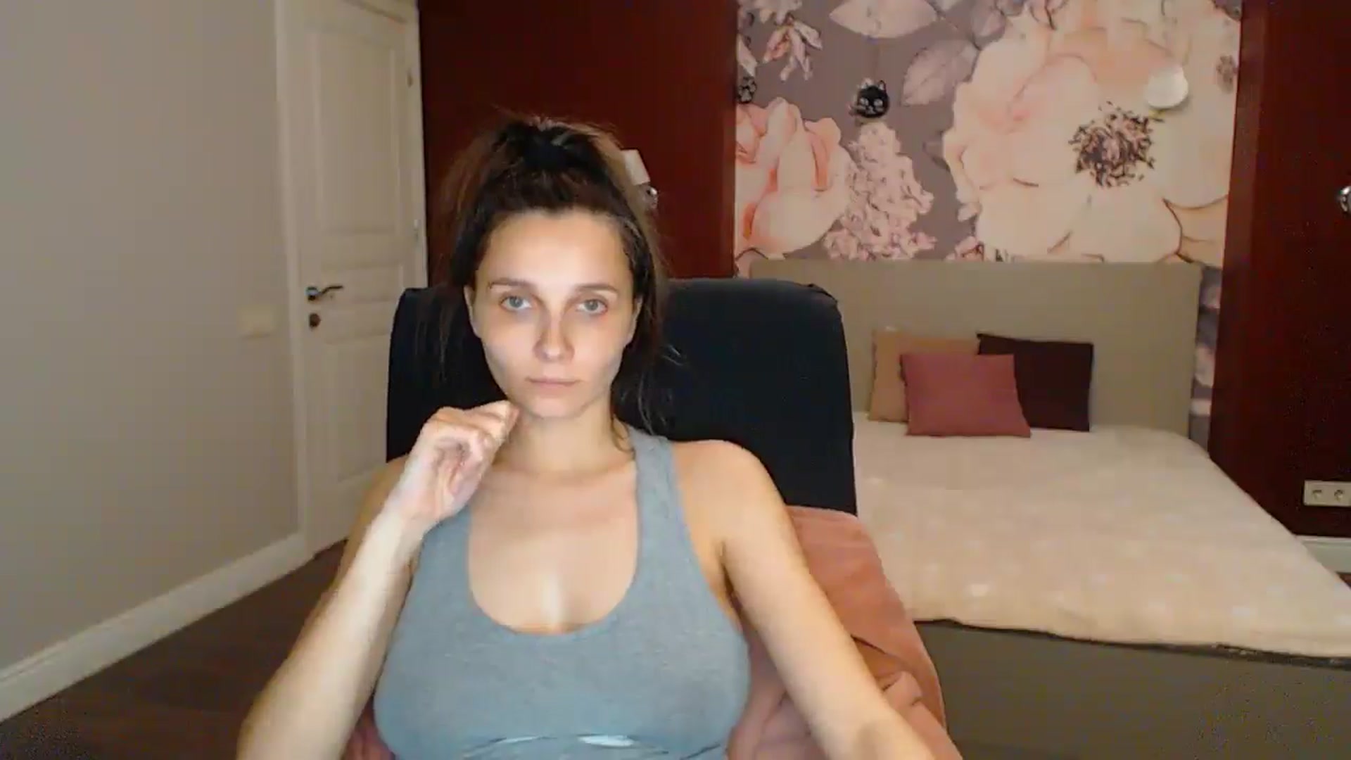 Gallery image thumbnail from Karina_Mils's myfreecams stream on, 06/01/2025, 20:09 image 2 of 20