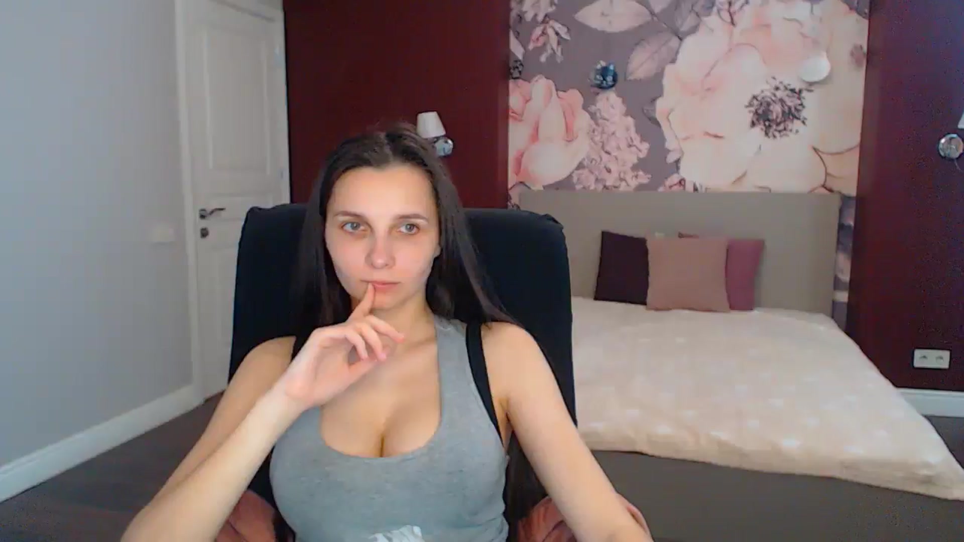 Gallery image thumbnail from Karina_Mils's myfreecams stream on, 06/02/2025, 11:47 image 19 of 20
