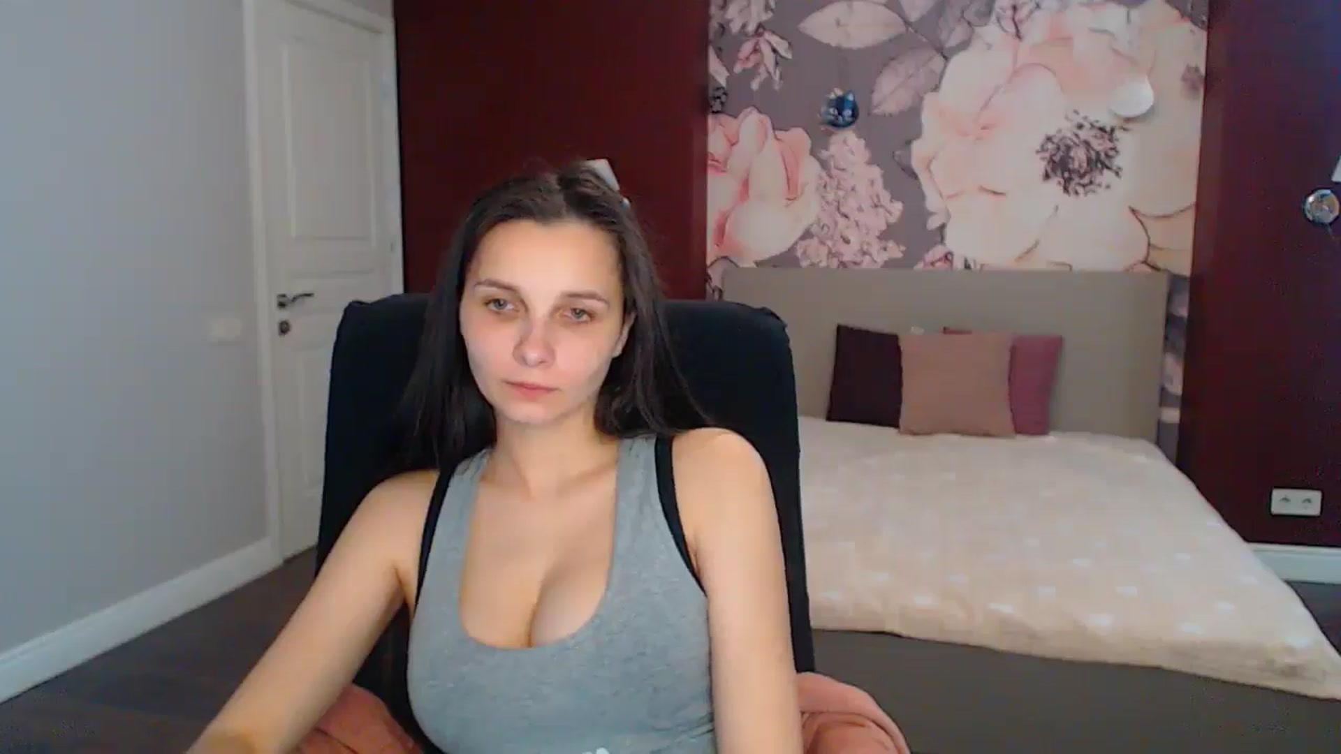 Gallery image thumbnail from Karina_Mils's myfreecams stream on, 06/02/2025, 11:47 image 12 of 20