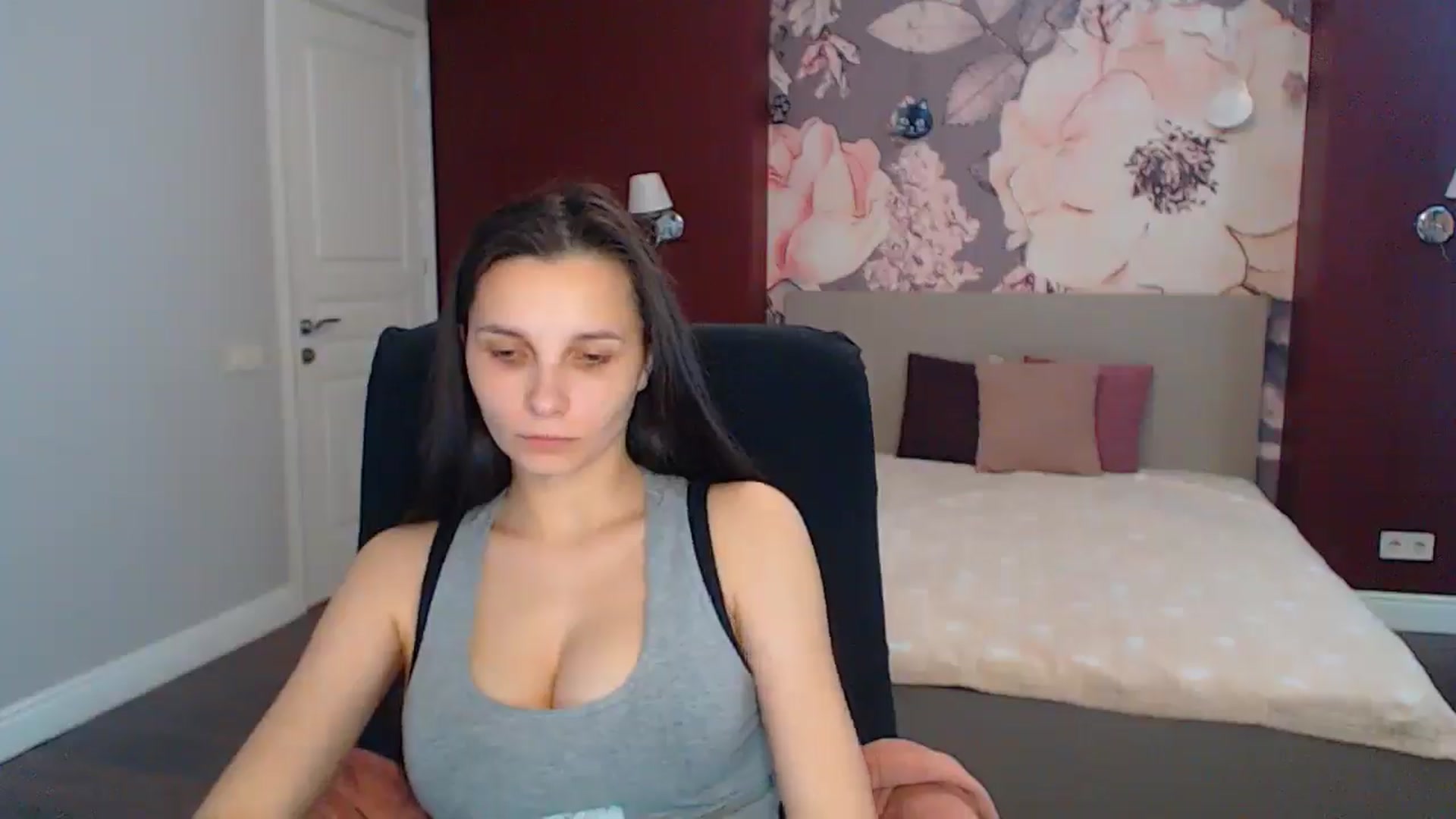 Gallery image thumbnail from Karina_Mils's myfreecams stream on, 06/02/2025, 11:47 image 17 of 20
