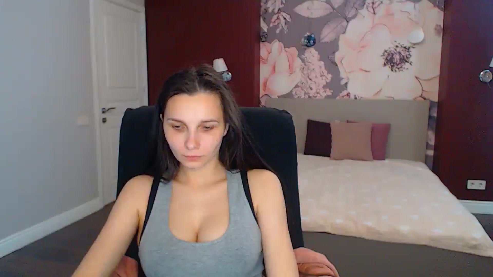 Gallery image thumbnail from Karina_Mils's myfreecams stream on, 06/02/2025, 11:47 image 14 of 20