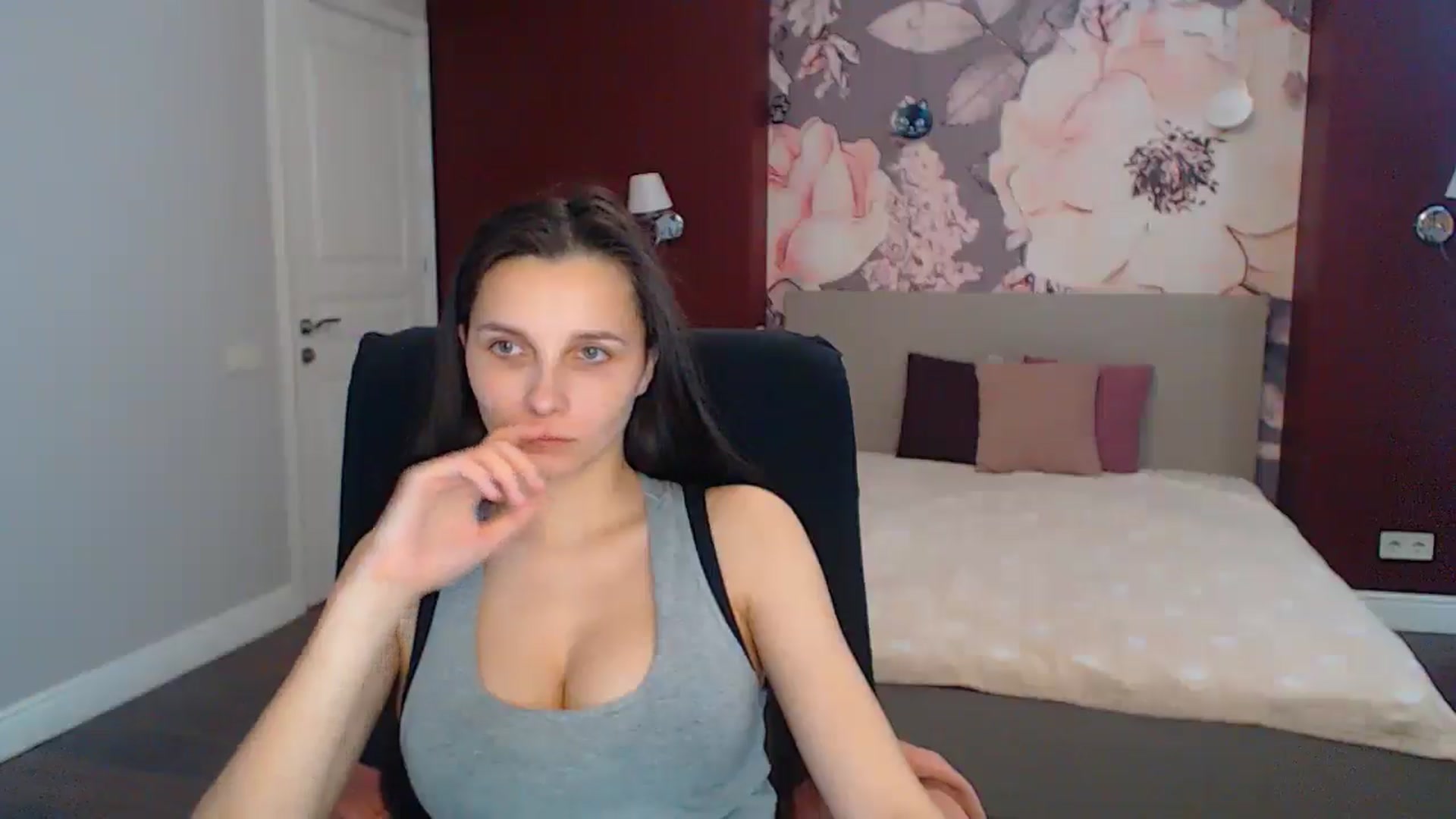 Gallery image thumbnail from Karina_Mils's myfreecams stream on, 06/02/2025, 11:47 image 15 of 20