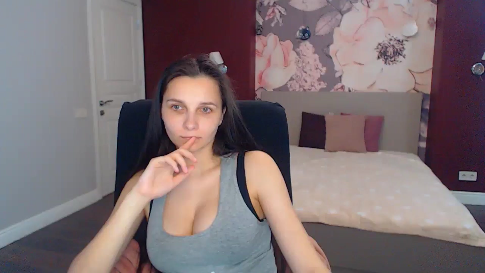 Gallery image thumbnail from Karina_Mils's myfreecams stream on, 06/02/2025, 11:47 image 4 of 20