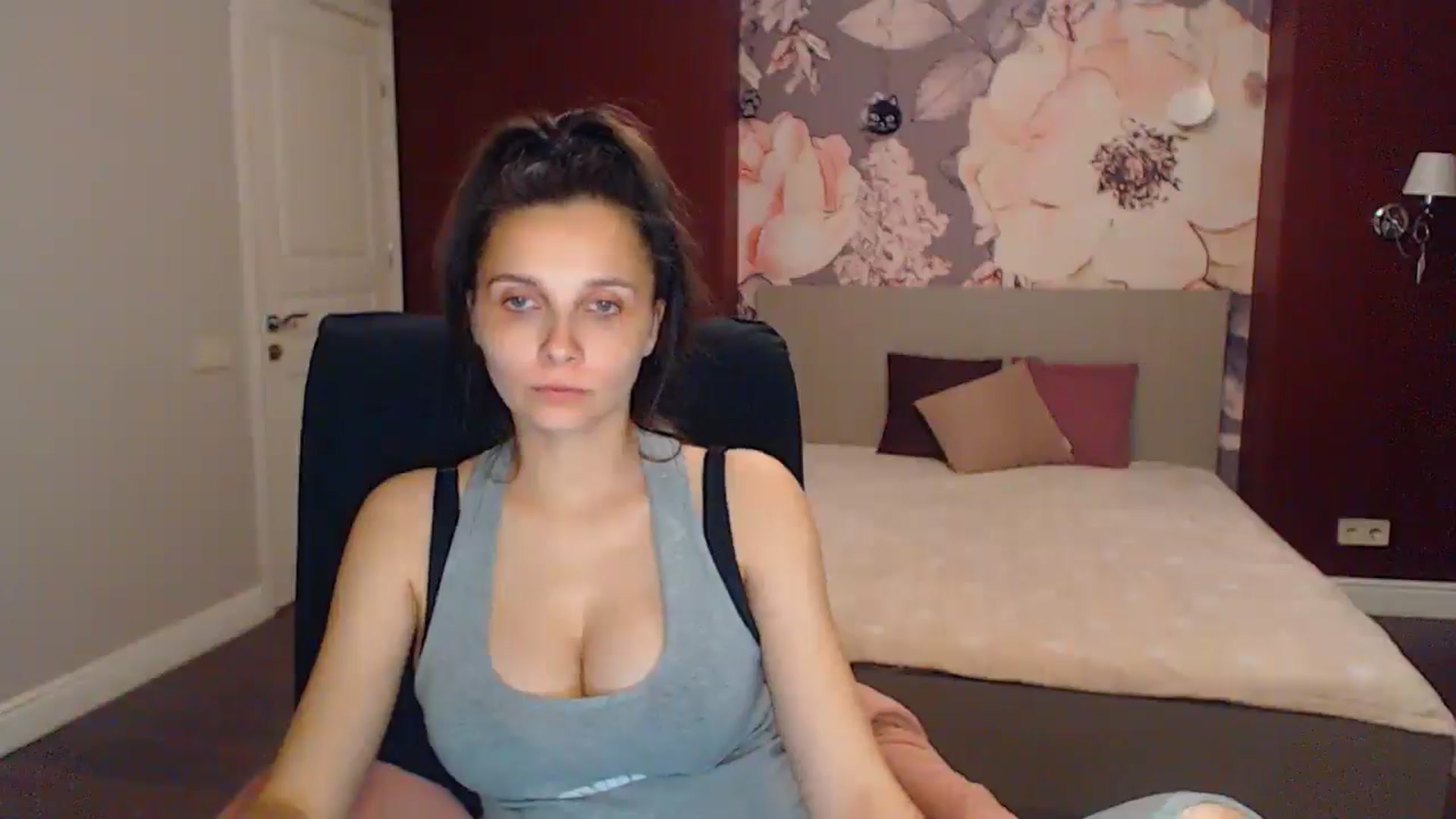 Gallery image thumbnail from Karina_Mils's myfreecams stream on, 06/14/2025, 19:29 image 4 of 20