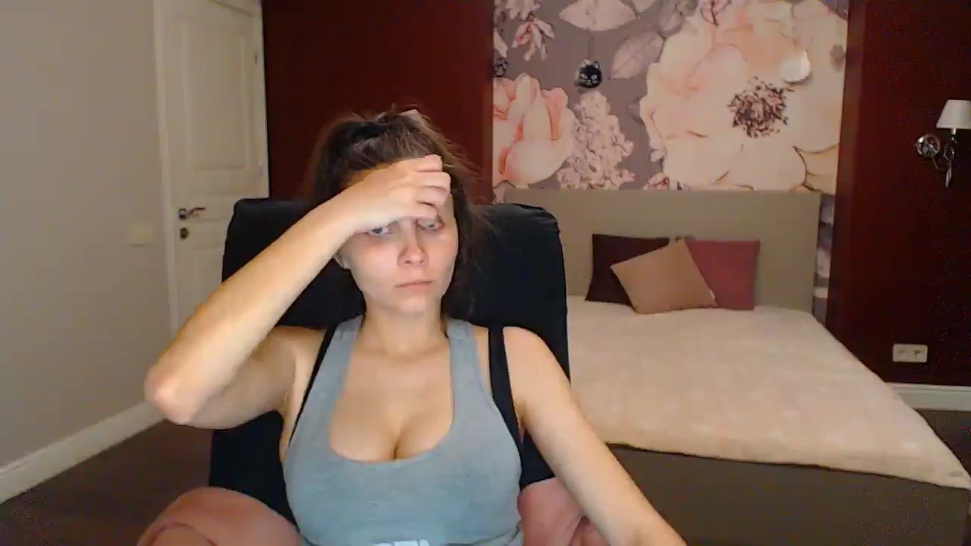 Gallery image thumbnail from Karina_Mils's myfreecams stream on, 06/14/2025, 19:29 image 16 of 20