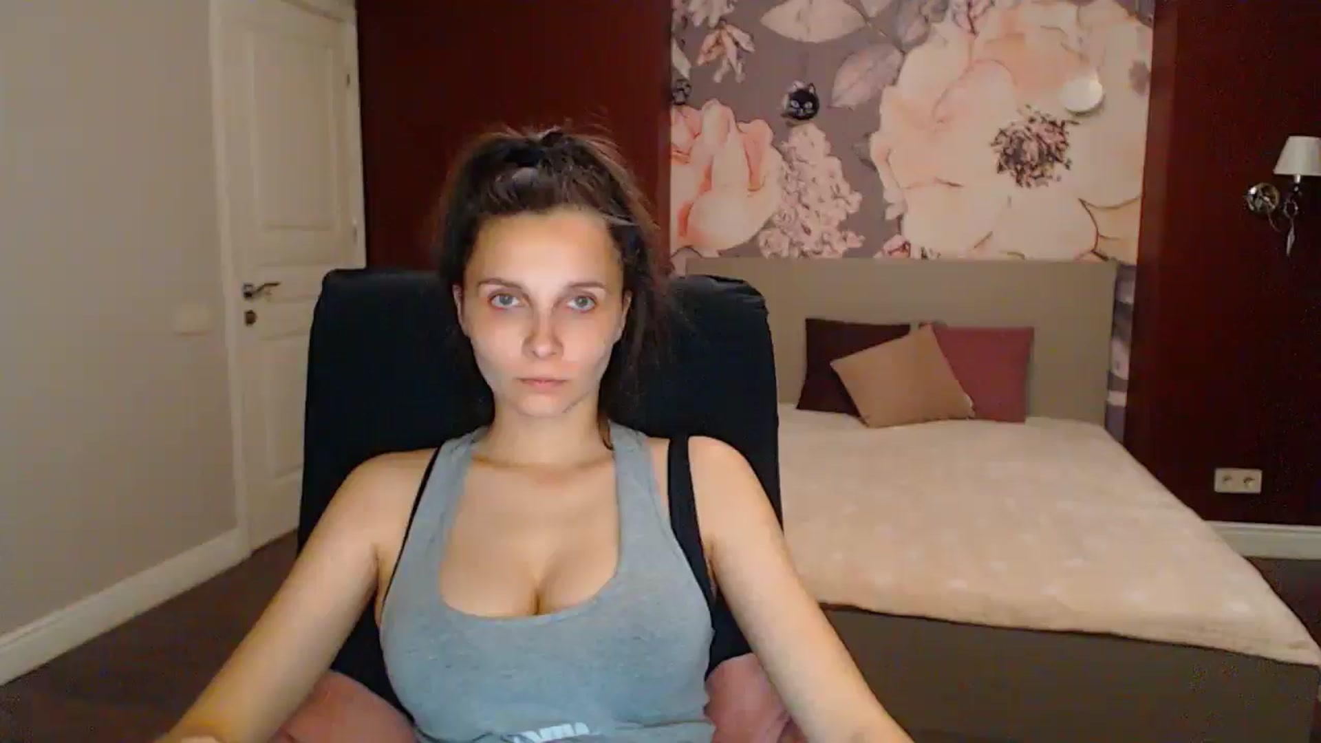 Gallery image thumbnail from Karina_Mils's myfreecams stream on, 06/14/2025, 19:29 image 11 of 20
