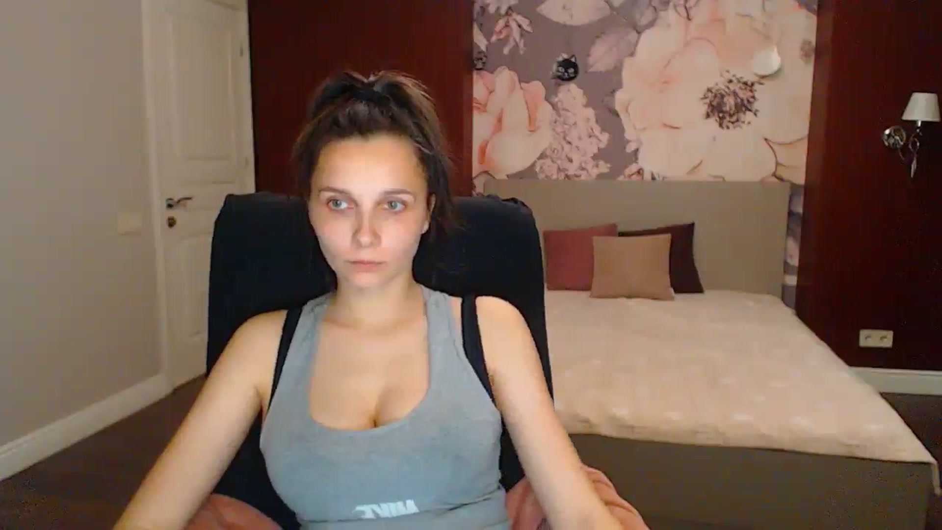Gallery image thumbnail from Karina_Mils's myfreecams stream on, 06/15/2025, 17:32 image 7 of 20