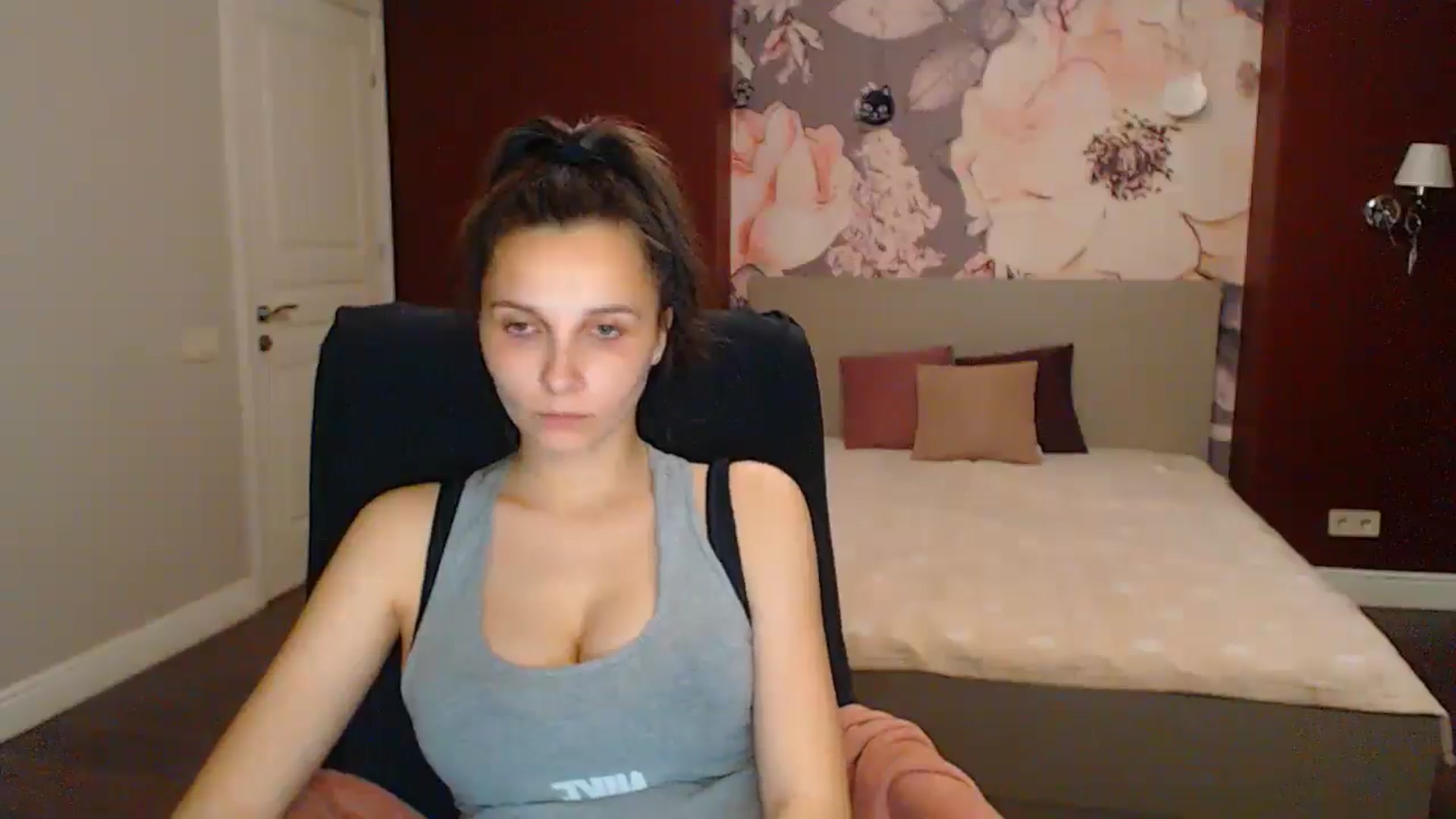 Gallery image thumbnail from Karina_Mils's myfreecams stream on, 06/15/2025, 17:32 image 11 of 20