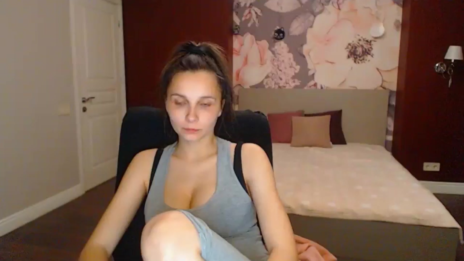 Gallery image thumbnail from Karina_Mils's myfreecams stream on, 06/15/2025, 18:06 image 1 of 20