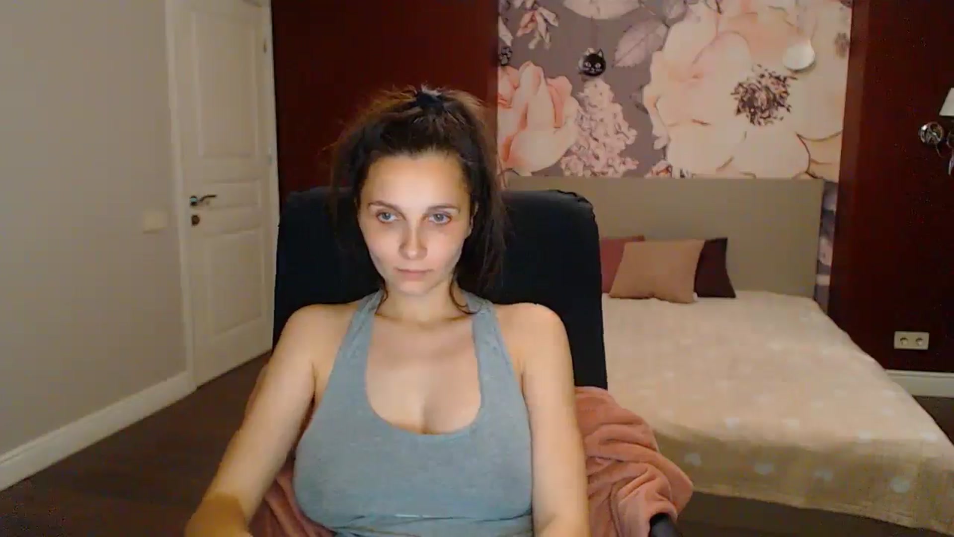 Gallery image thumbnail from Karina_Mils's myfreecams stream on, 06/15/2025, 20:40 image 13 of 20
