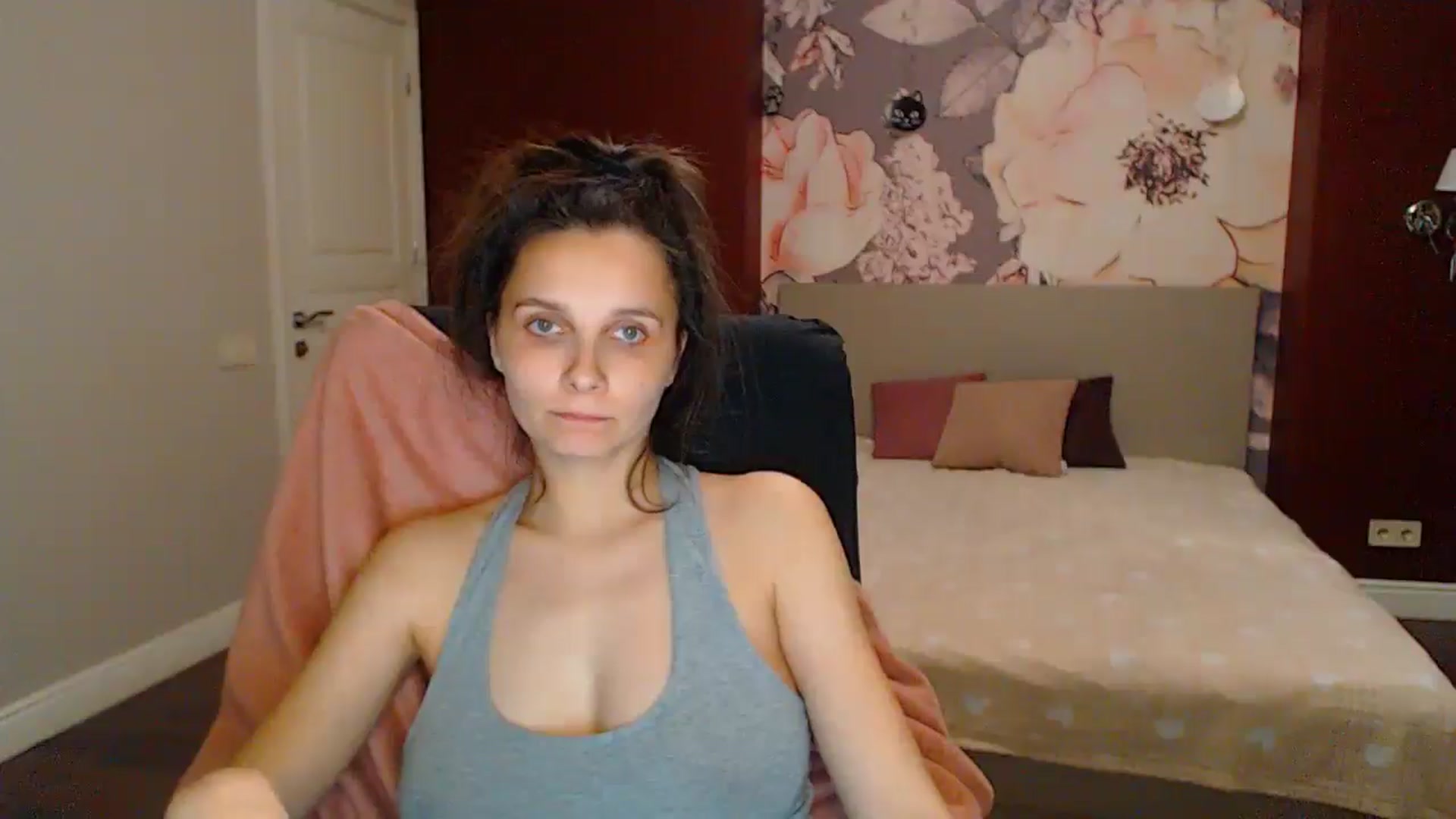 Gallery image thumbnail from Karina_Mils's myfreecams stream on, 06/15/2025, 20:40 image 6 of 20
