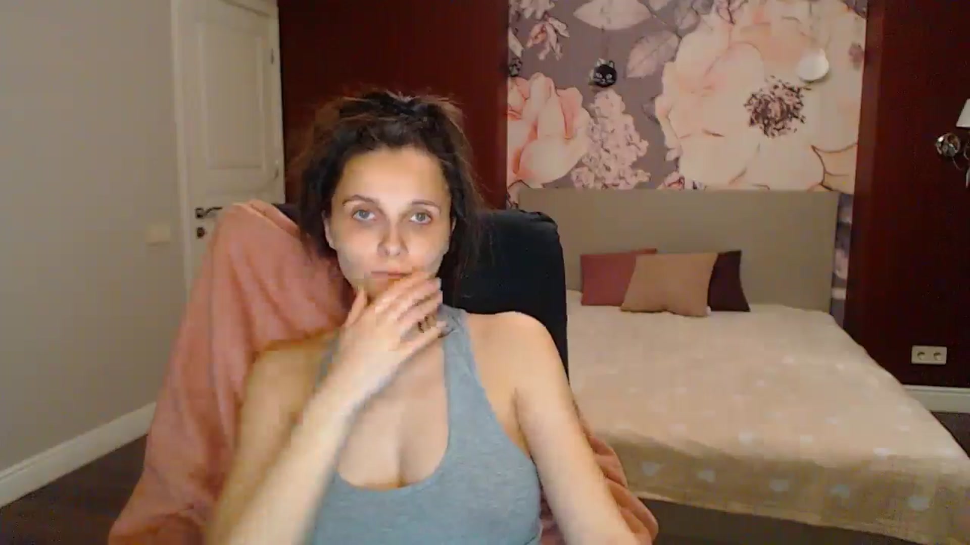 Gallery image thumbnail from Karina_Mils's myfreecams stream on, 06/15/2025, 20:40 image 5 of 20